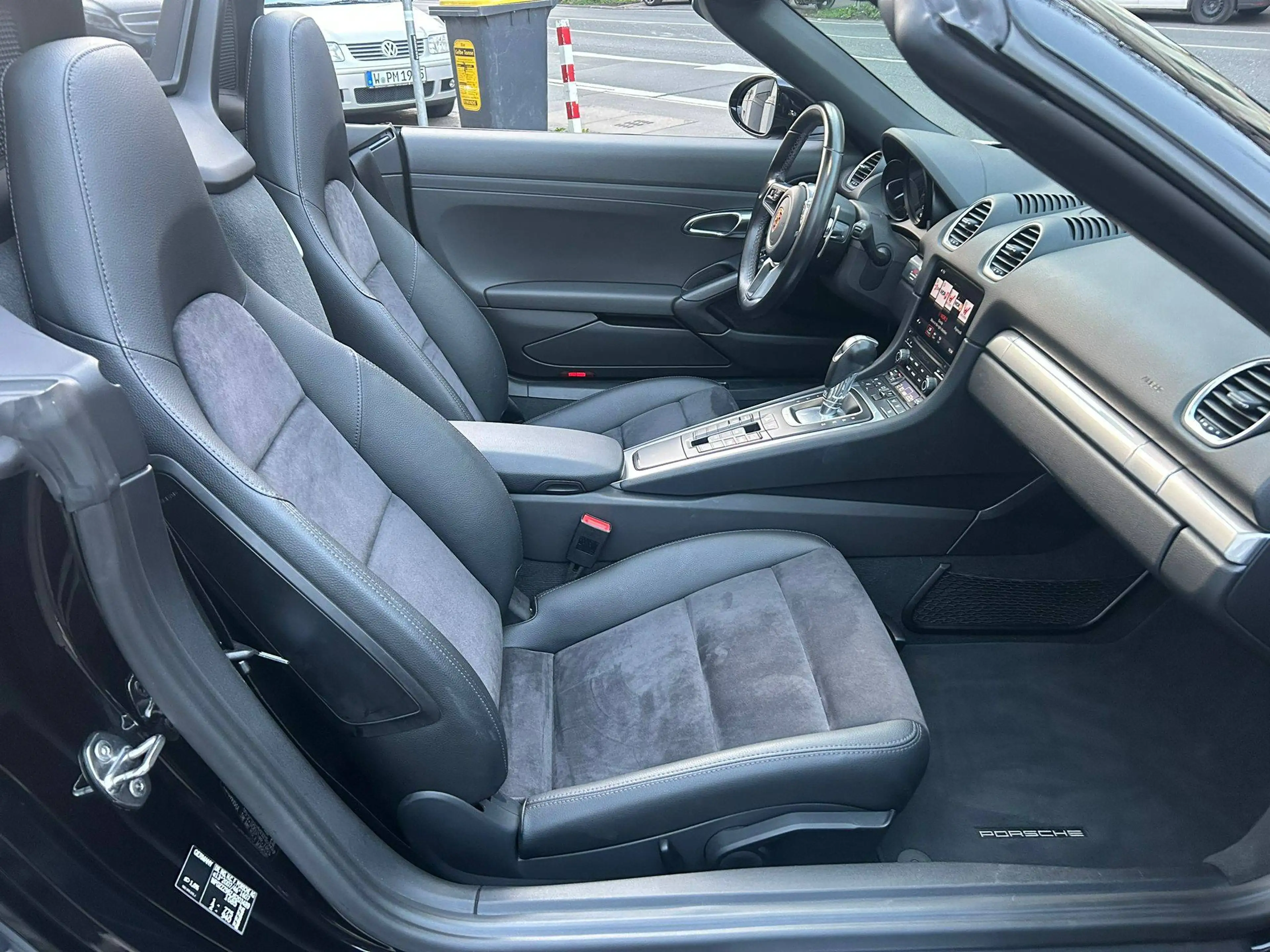 Porsche 718 Boxster PDK/Klappe/Navi/Kamera/20Zoll — photo 12
