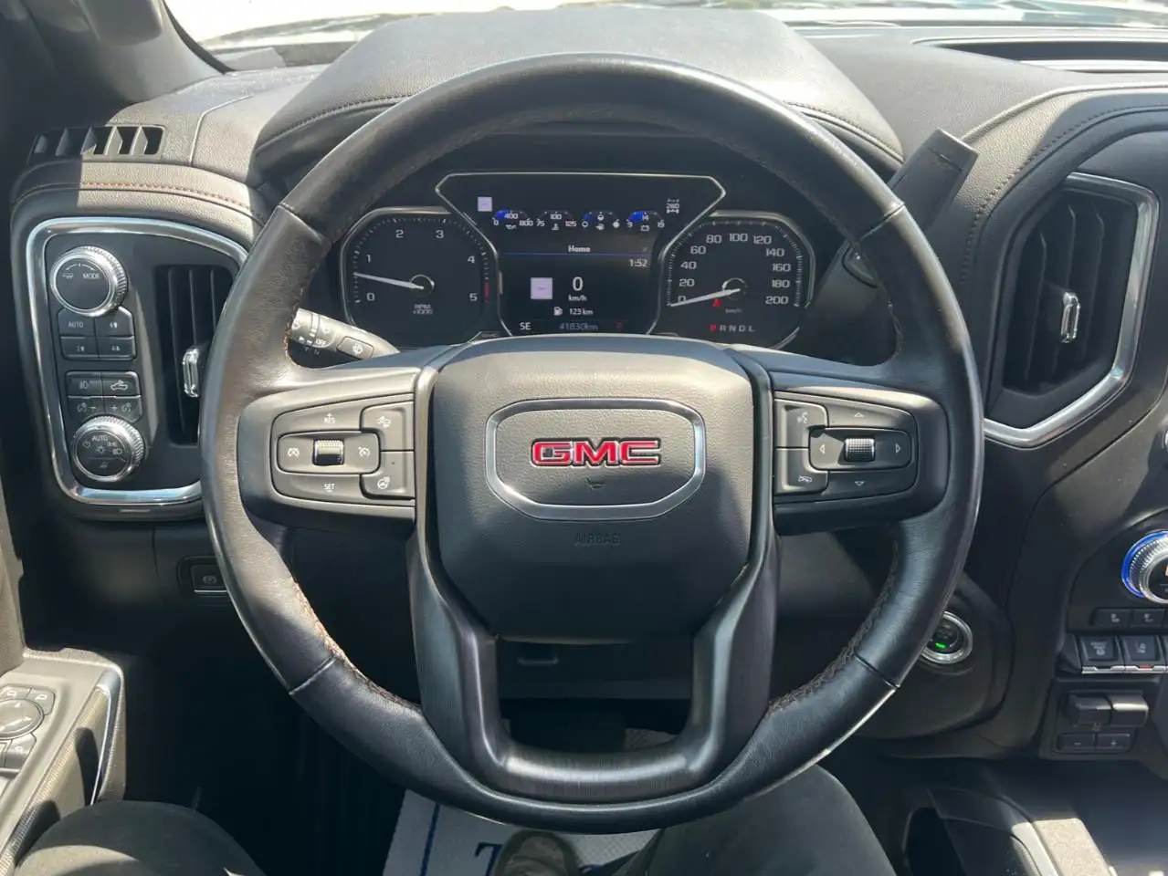 GMC Sierra 2500HD снимка GMC Sierra 2500HD