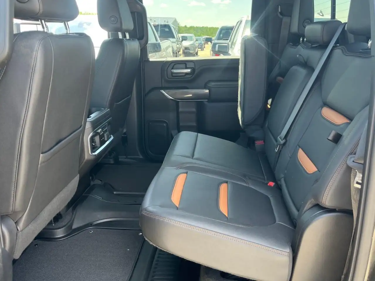 GMC Sierra 2500HD снимка GMC Sierra 2500HD