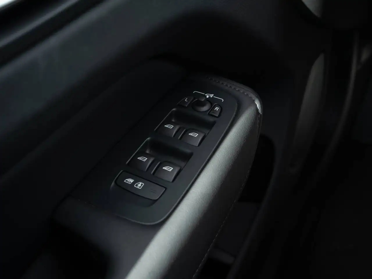Volvo XC60 снимка Volvo XC60