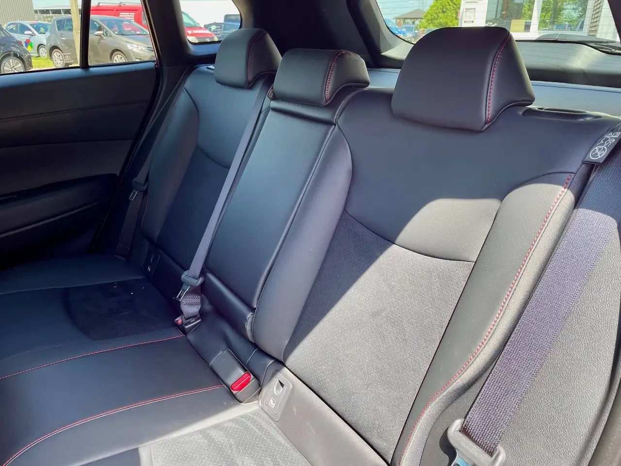Toyota Corolla Cross 2.0 Hybrid AWD GR Sport 12