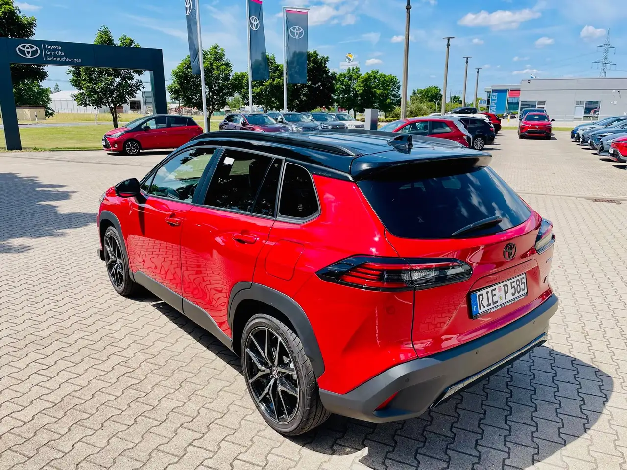Toyota Corolla Cross 2.0 Hybrid AWD GR Sport 7