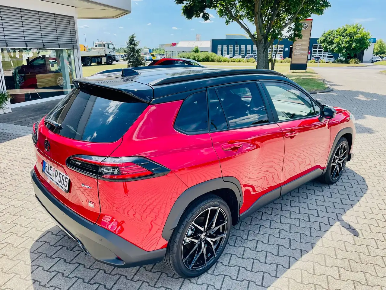 Toyota Corolla Cross 2.0 Hybrid AWD GR Sport 9