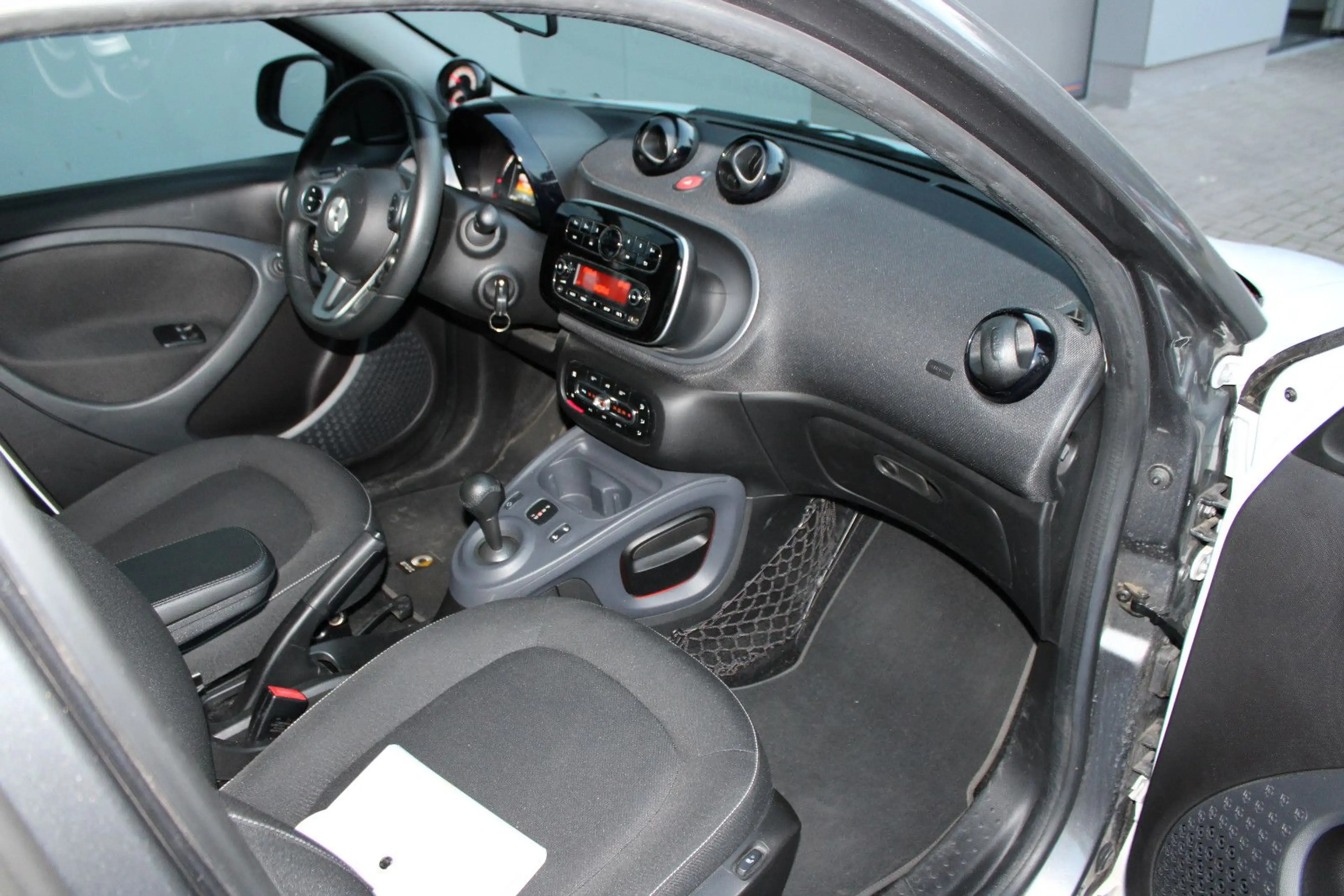 smart forFour forfour!!AUTOMATIK!! 66 kW!FALTDACH! — photo 14