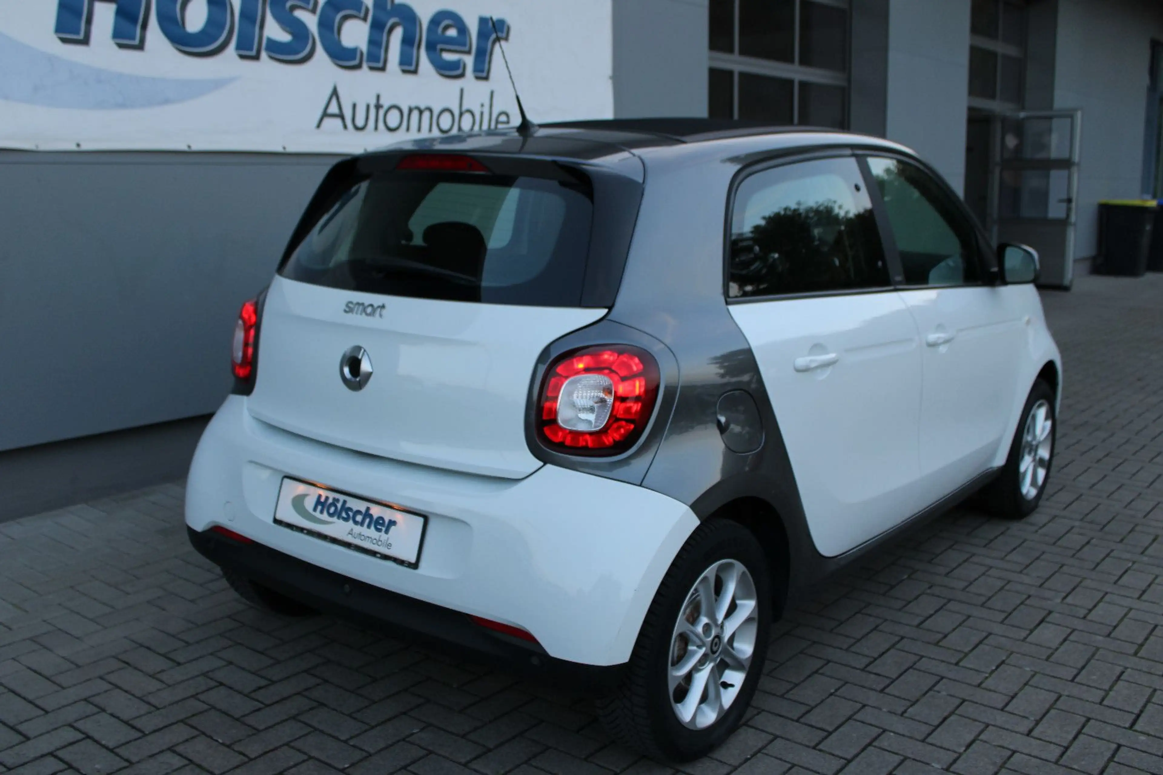 smart forFour forfour!!AUTOMATIK!! 66 kW!FALTDACH! — photo 2