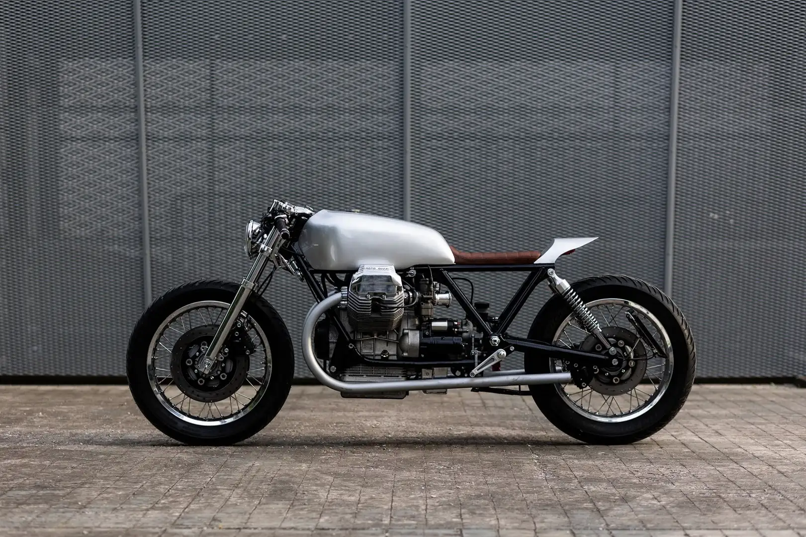 Moto Guzzi California 1000 caffe racer Silber - 1