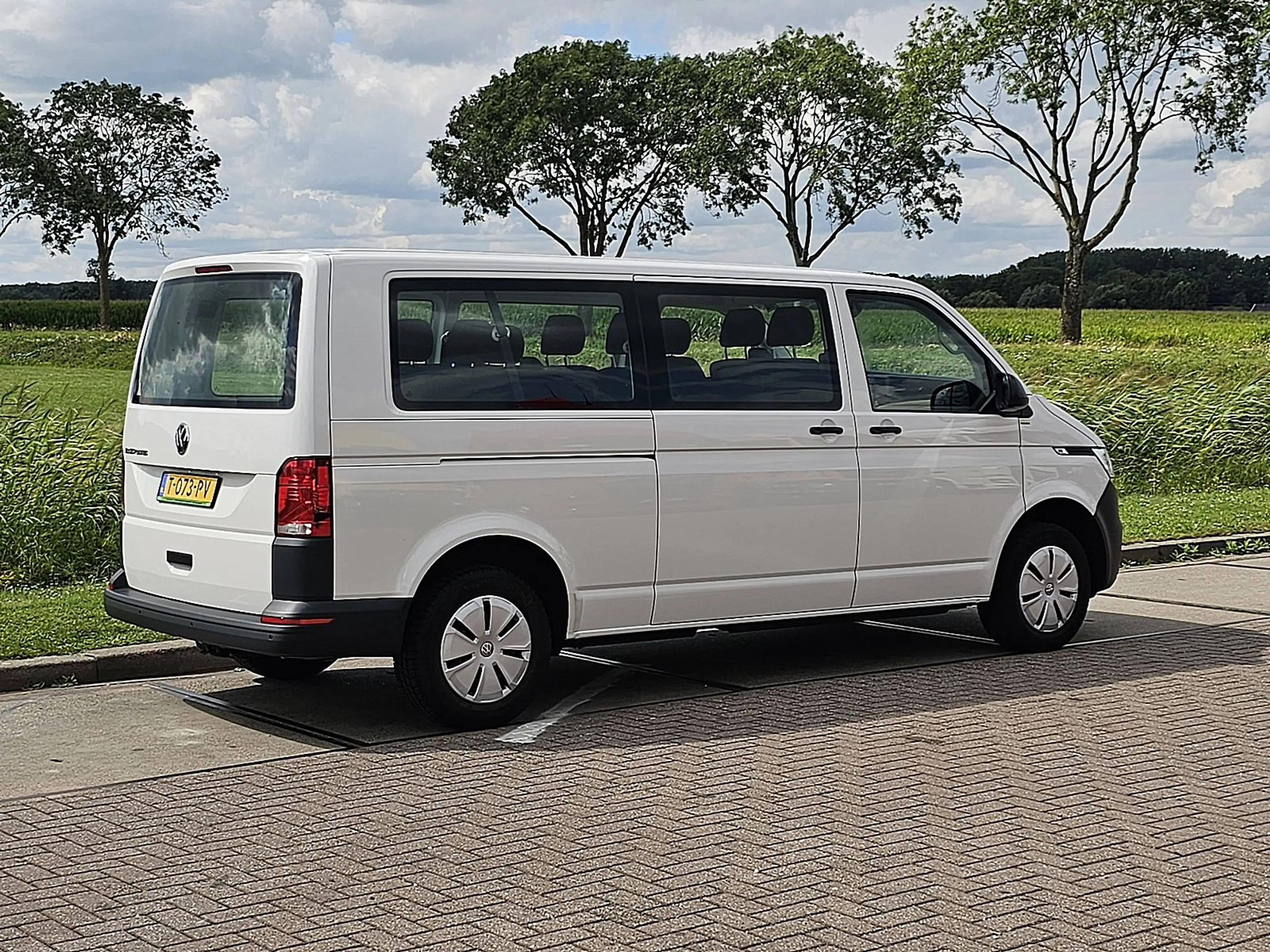 Volkswagen Transporter 2.0 TDI ac 9-pers EURO6 — photo 3