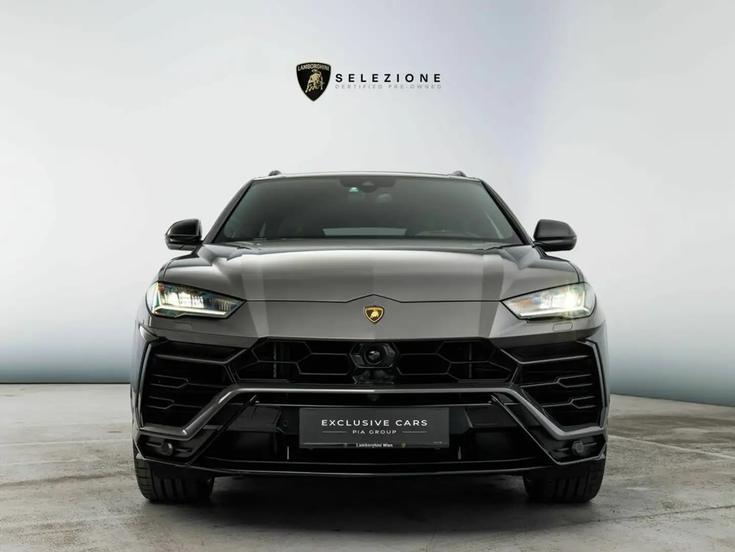 Lamborghini Urus MY22 Grau - 2