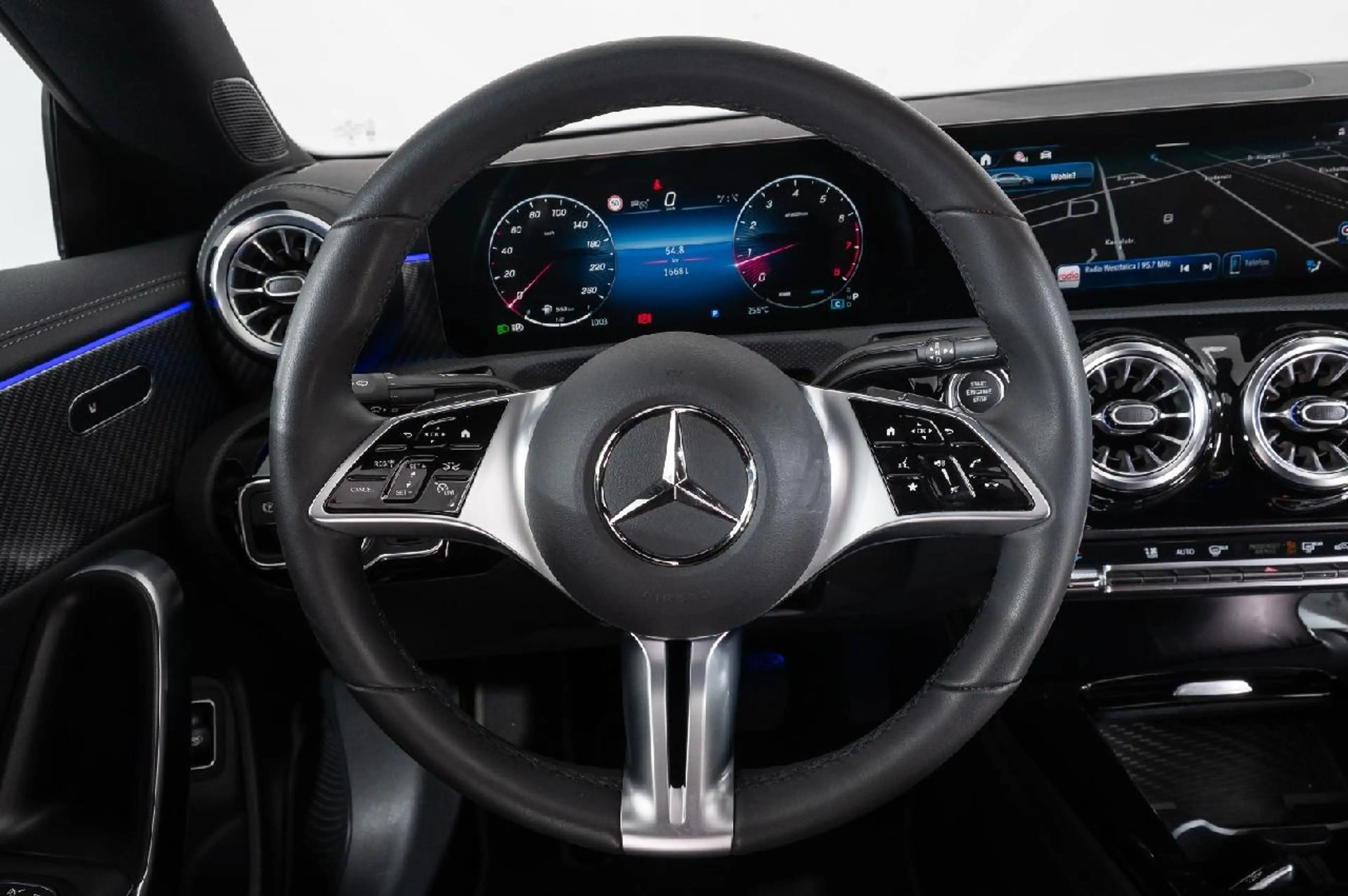 Mercedes-Benz CLA 220 CLA 200 Progressive Line Edition — photo 13