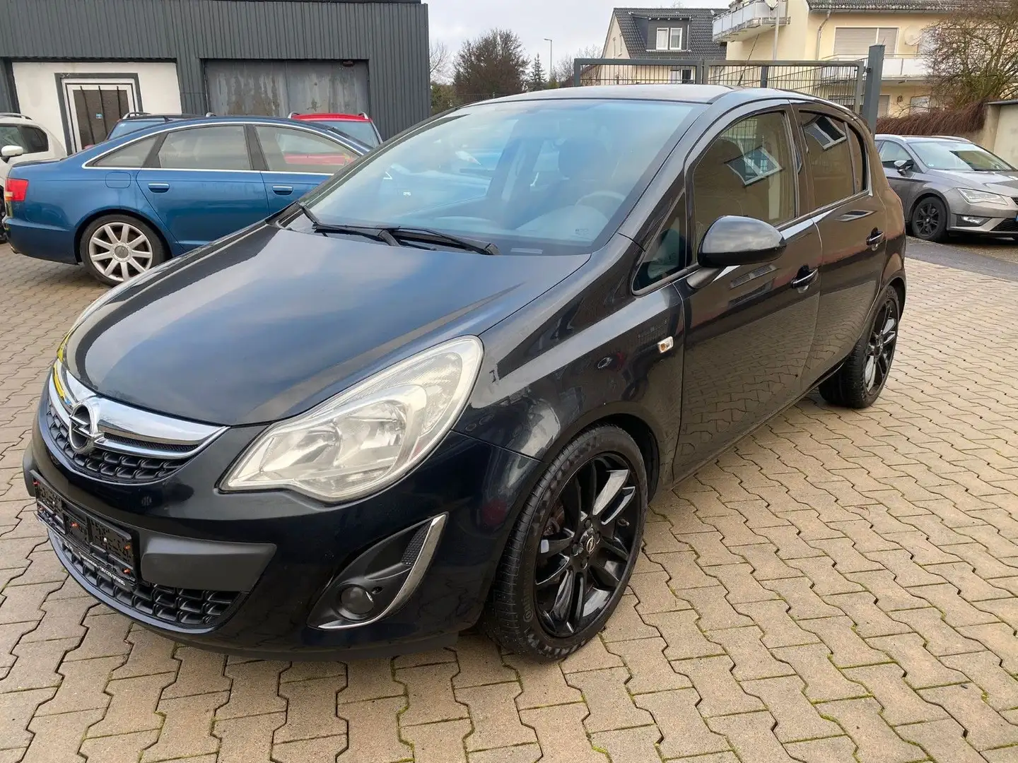 Opel Corsa D Color Edition Schwarz - 1