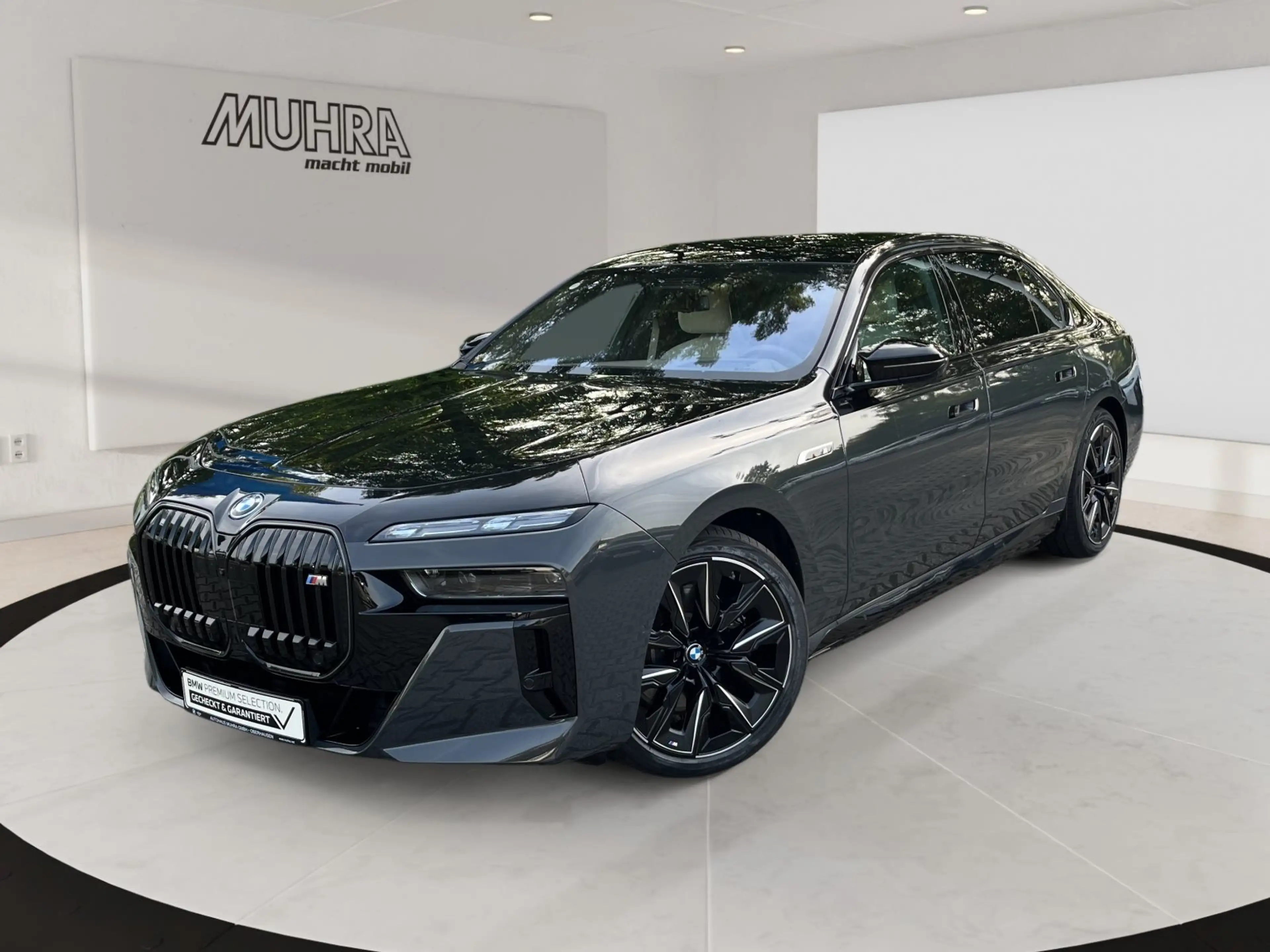 BMW i7 M70 xDrive 21" Individual Two-Tone Fond TV — photo 2