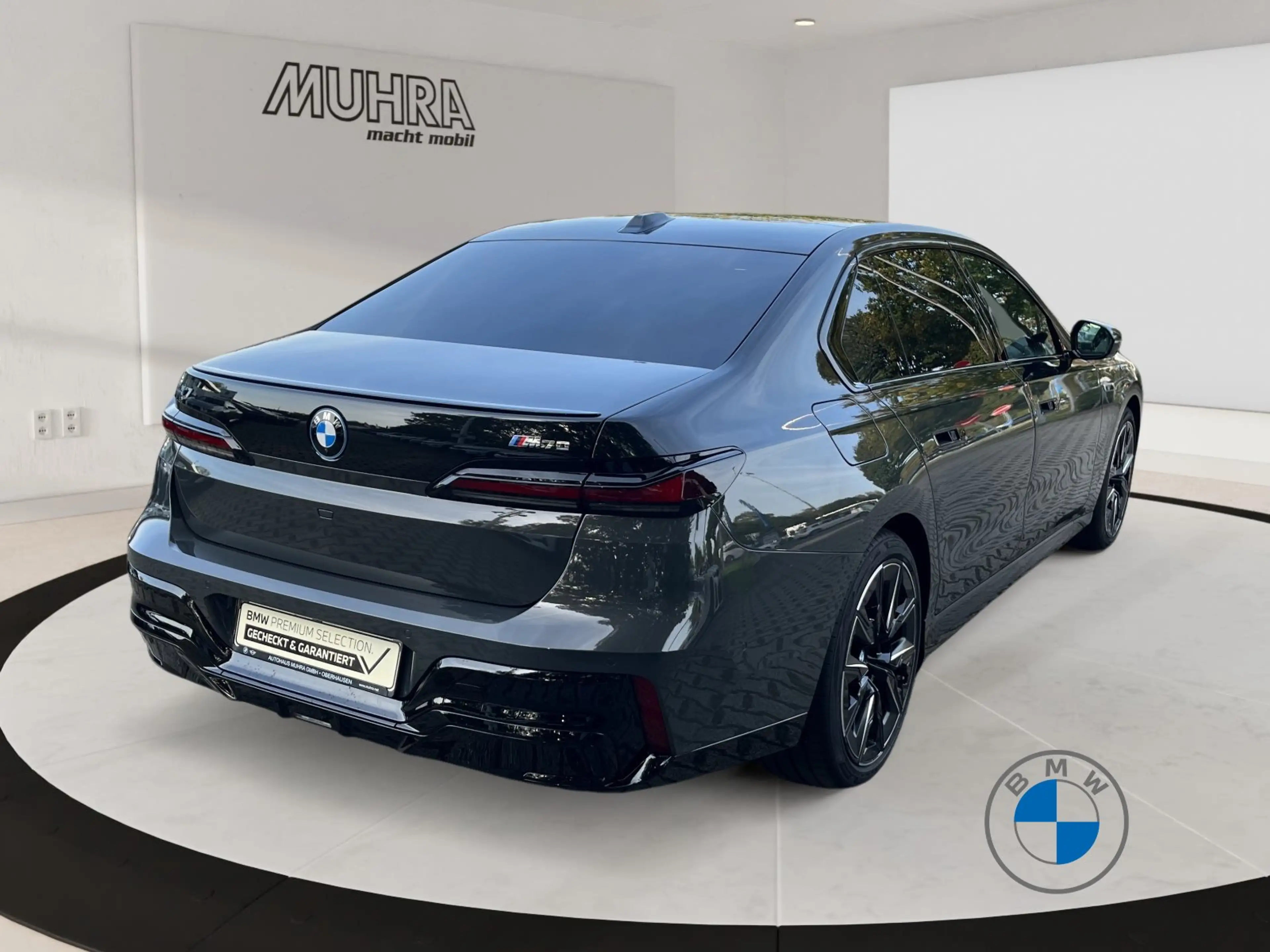 BMW i7 M70 xDrive 21" Individual Two-Tone Fond TV — photo 5
