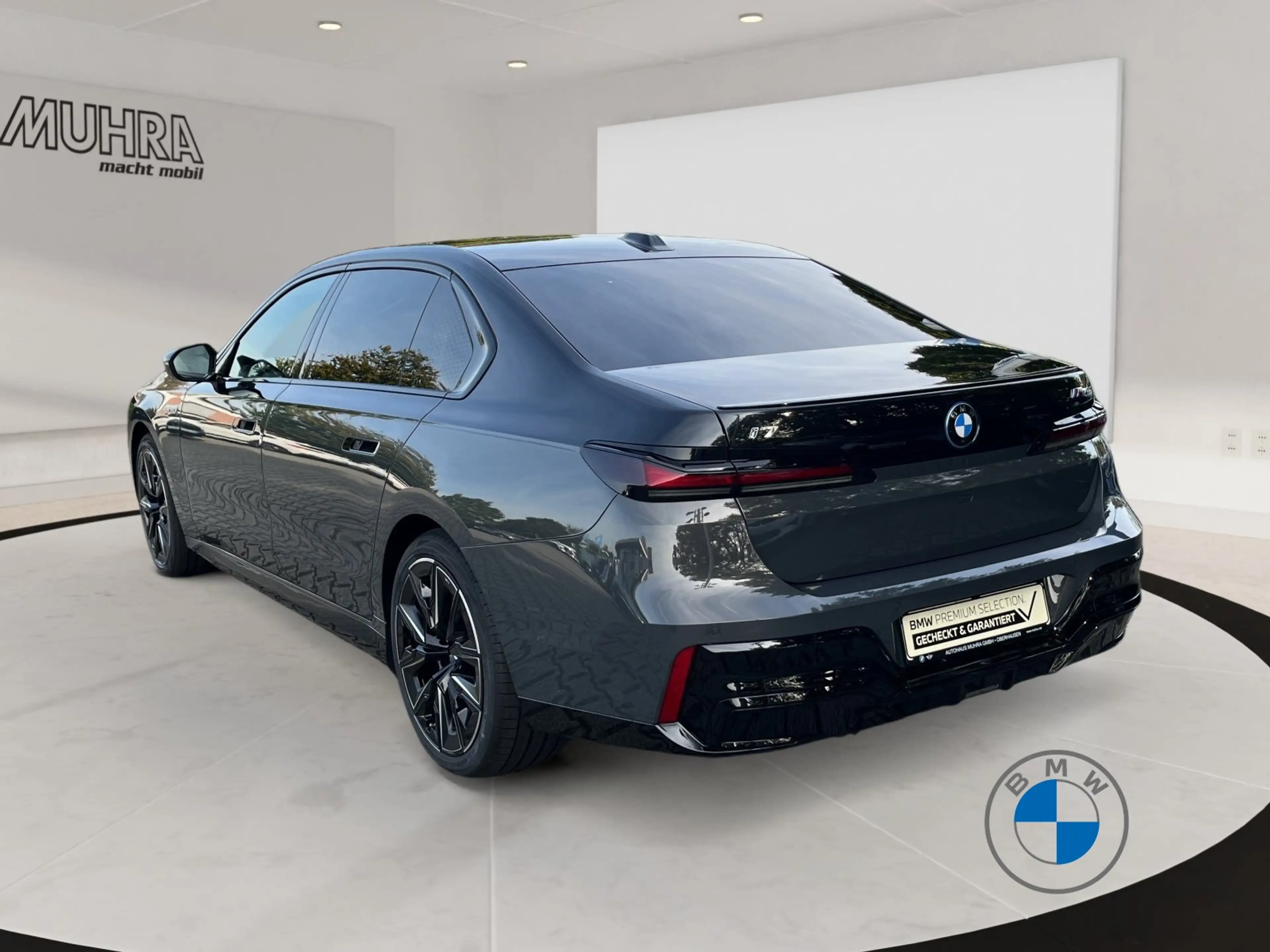 BMW i7 M70 xDrive 21" Individual Two-Tone Fond TV — photo 4