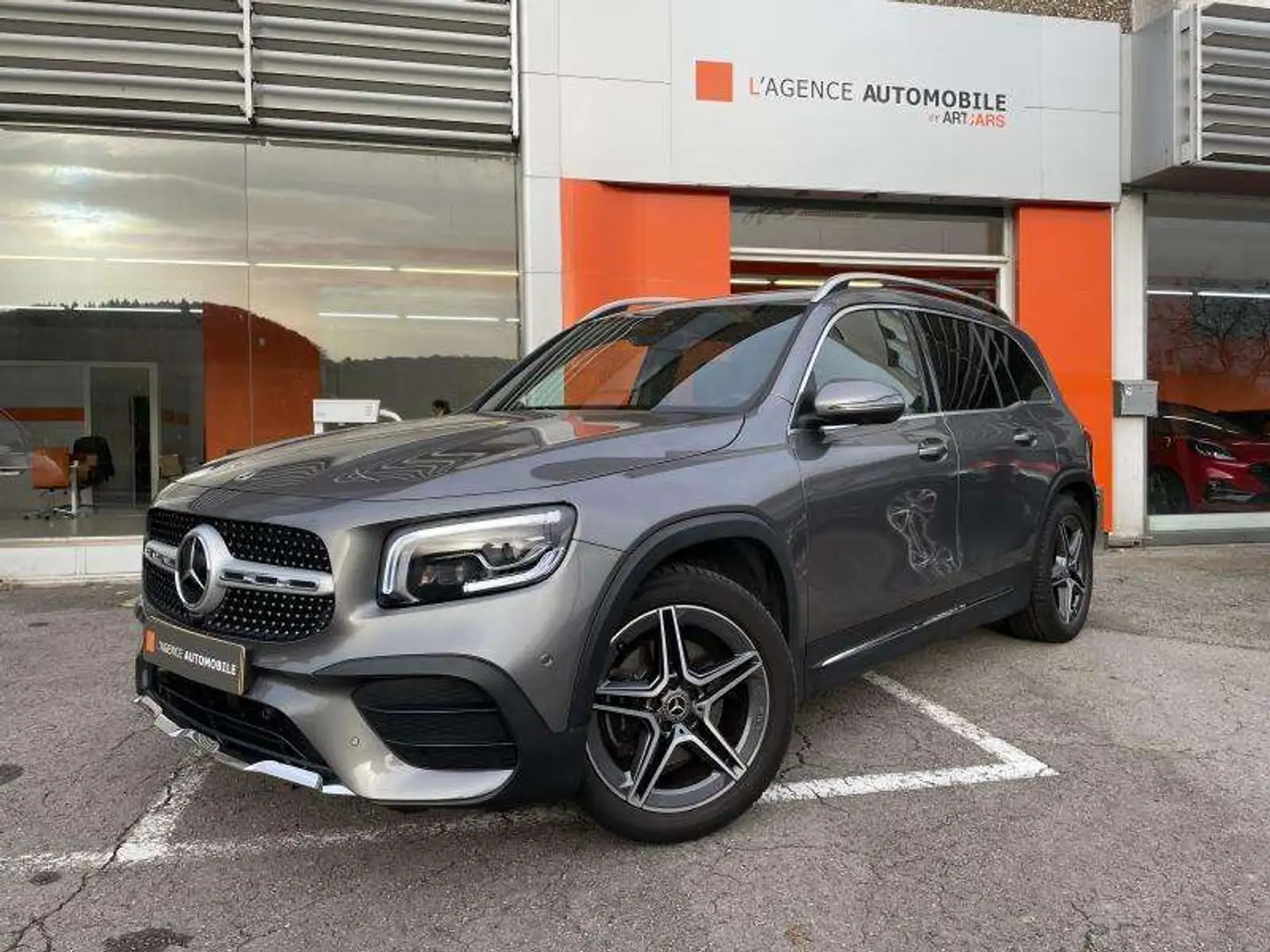 Mercedes-Benz GLB 200 4MATIC AMG LINE Gris - 2