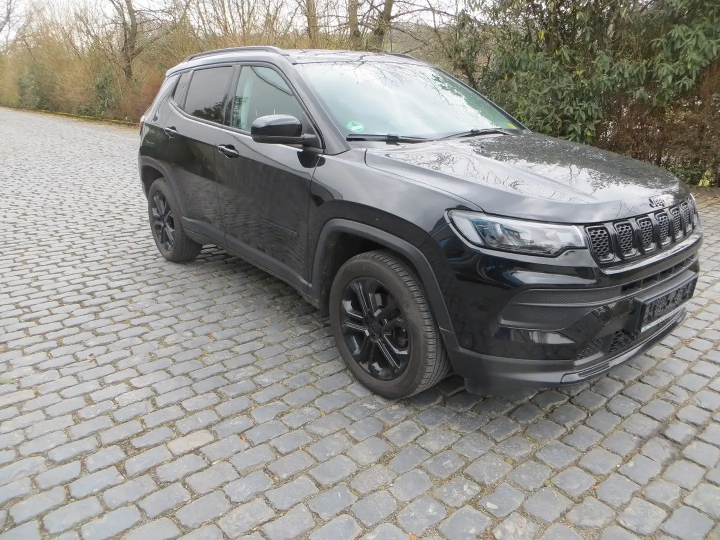 Jeep Compass 1.3 GSE T4 96kW Night Eagle Schwarz - 1