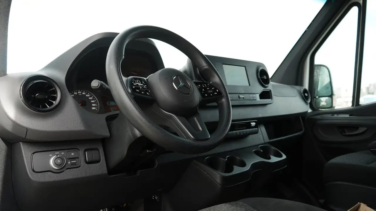 Mercedes-Benz Sprinter снимка Mercedes-Benz Sprinter