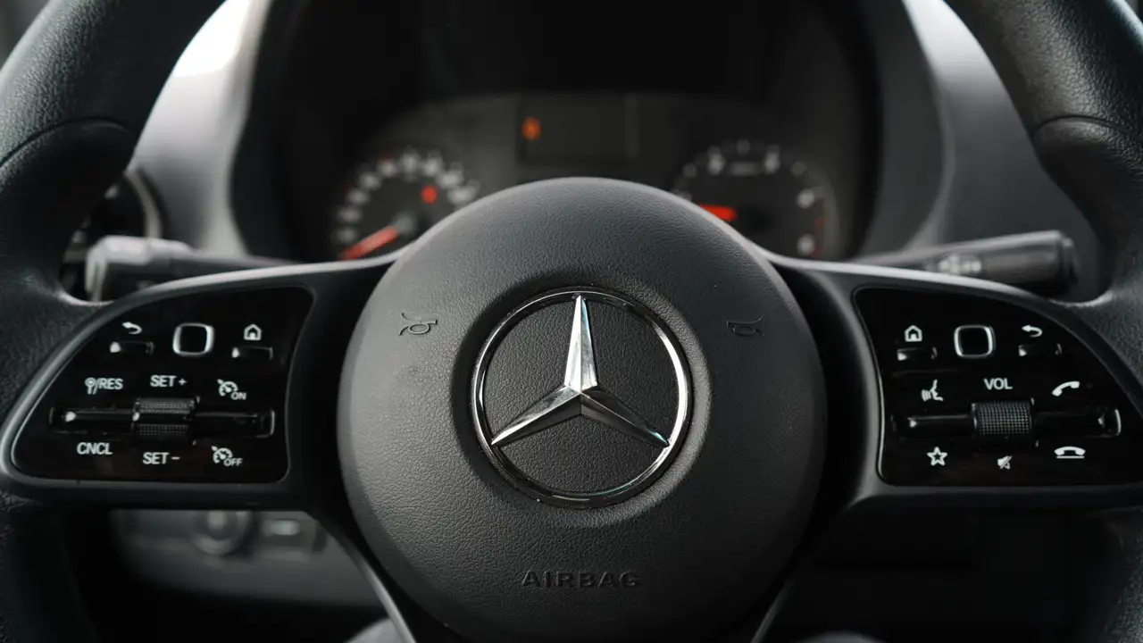 Mercedes-Benz Sprinter снимка Mercedes-Benz Sprinter