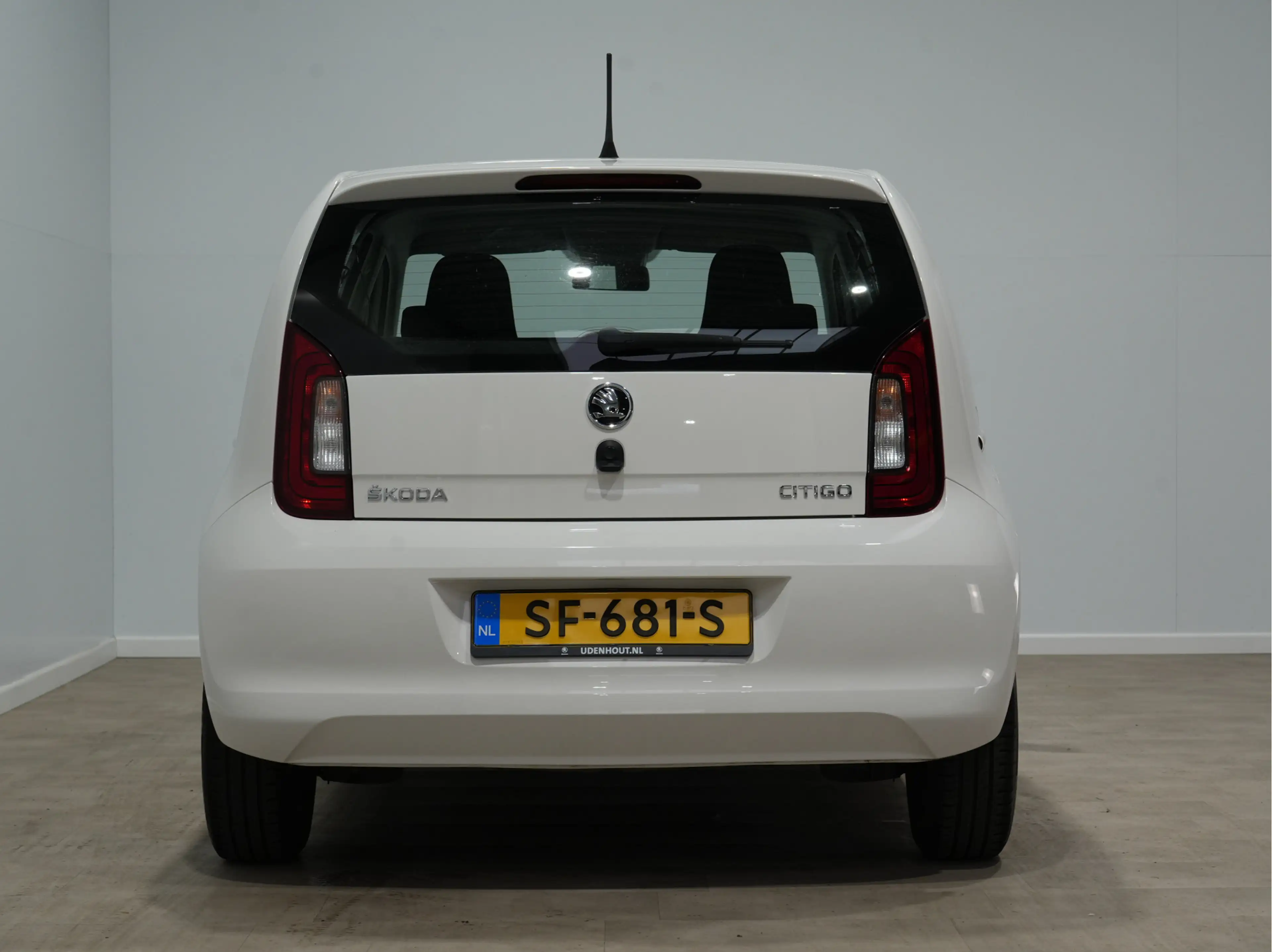 Skoda Citigo 1.0 60 pk Greentech Ambition Airco 45 victor — photo 8