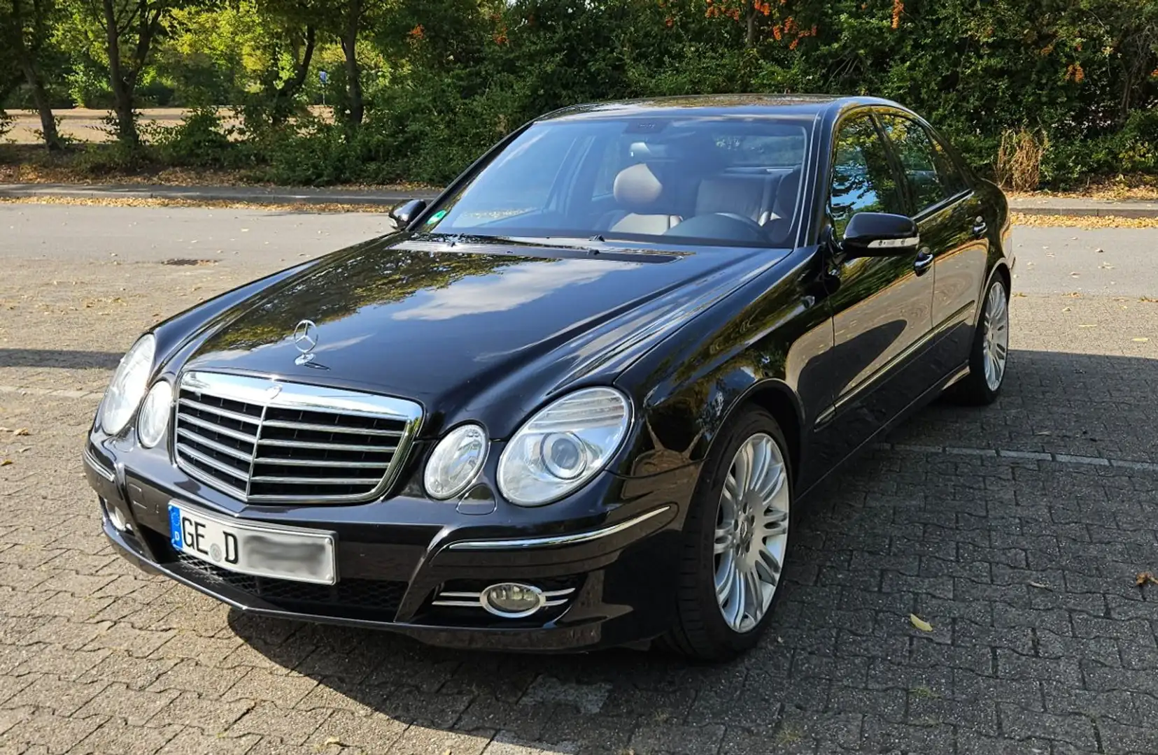 Mercedes-Benz E 200 Avantgarde LPG Autogas Leder Bi-Xenon AHK STH Schwarz - 1