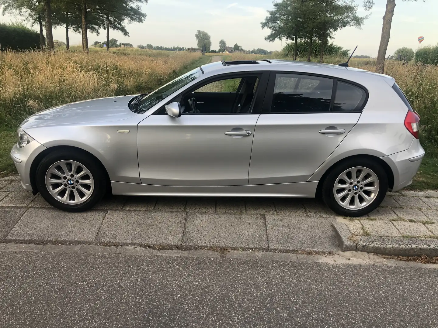 BMW 118 118i High Executive 2.0 benzine rijd perfect Grijs - 1