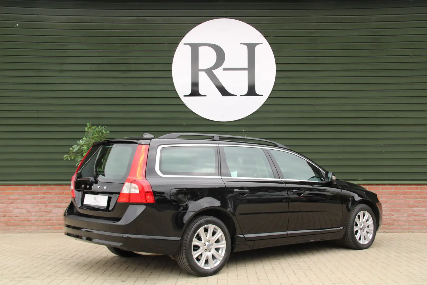 Volvo V70 2.5T Automaat - Youngtimer! Noir - 2