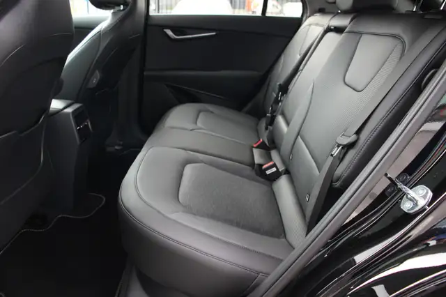Kia E-Niro view 11