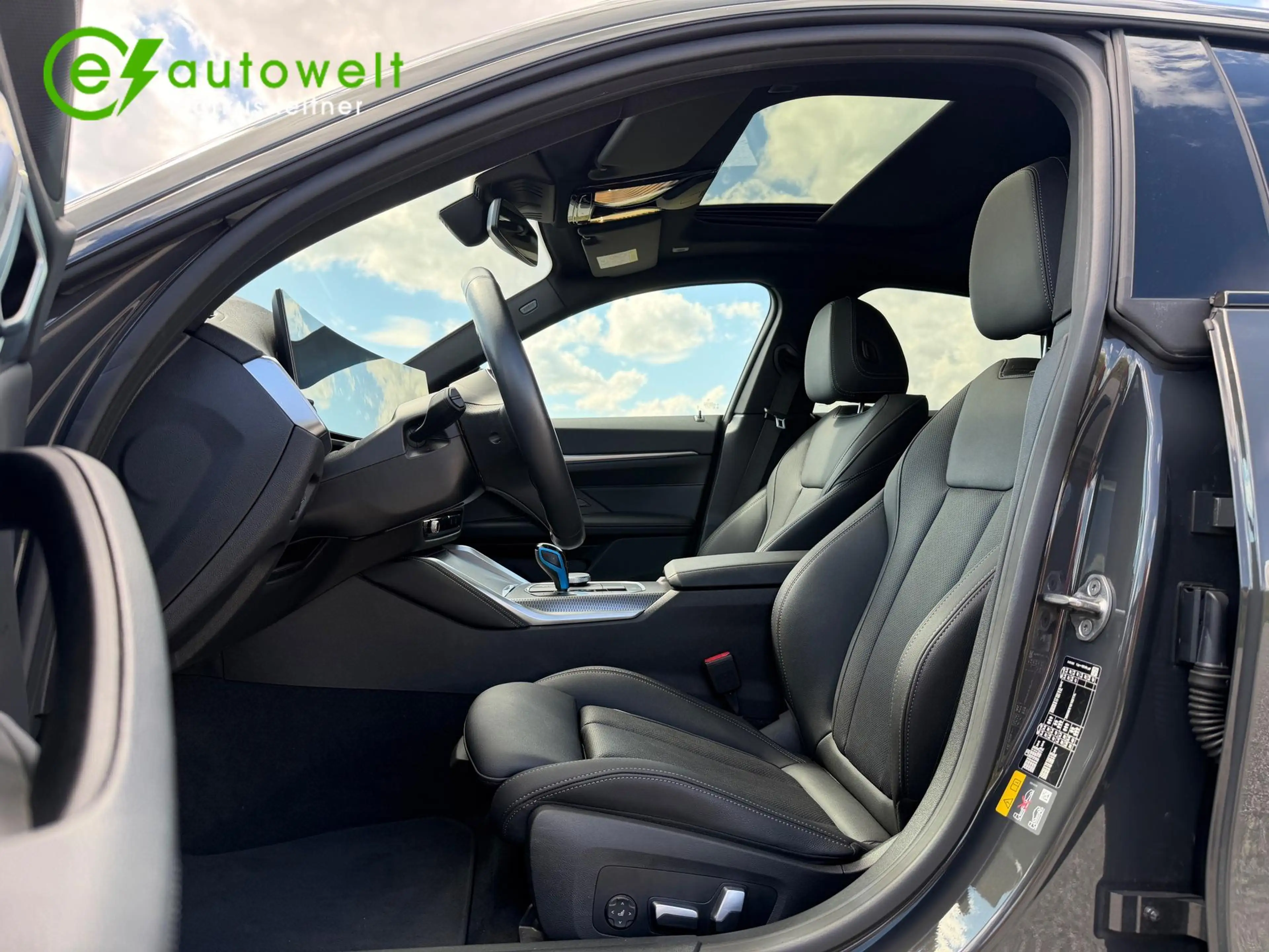 BMW i4 eDrive35 M Sport DA Prof HeadUp Glasdach Memory — photo 15