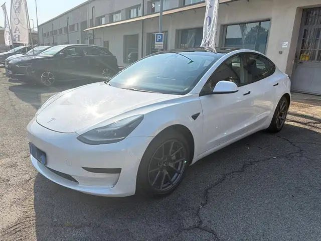 Tesla Model 3 Model 3 Standard rwd Plus