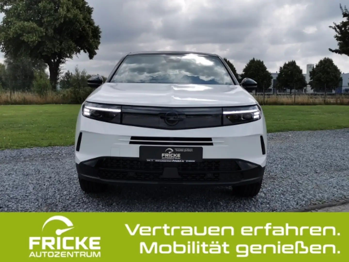 Opel Grandland GS MHEV +LED+Pano+Focal-Soundsyst.+Navi+Rückfahrka Weiß - 2