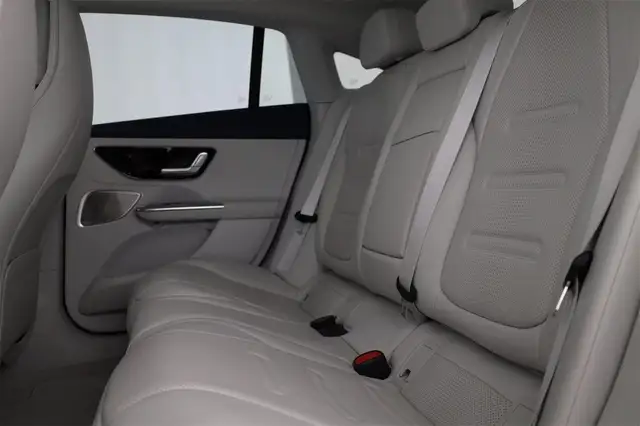 Mercedes-Benz EQE 43 AMG 4M 90,6kWh Distronic-Plus HUD Sitzklima Ansicht 17