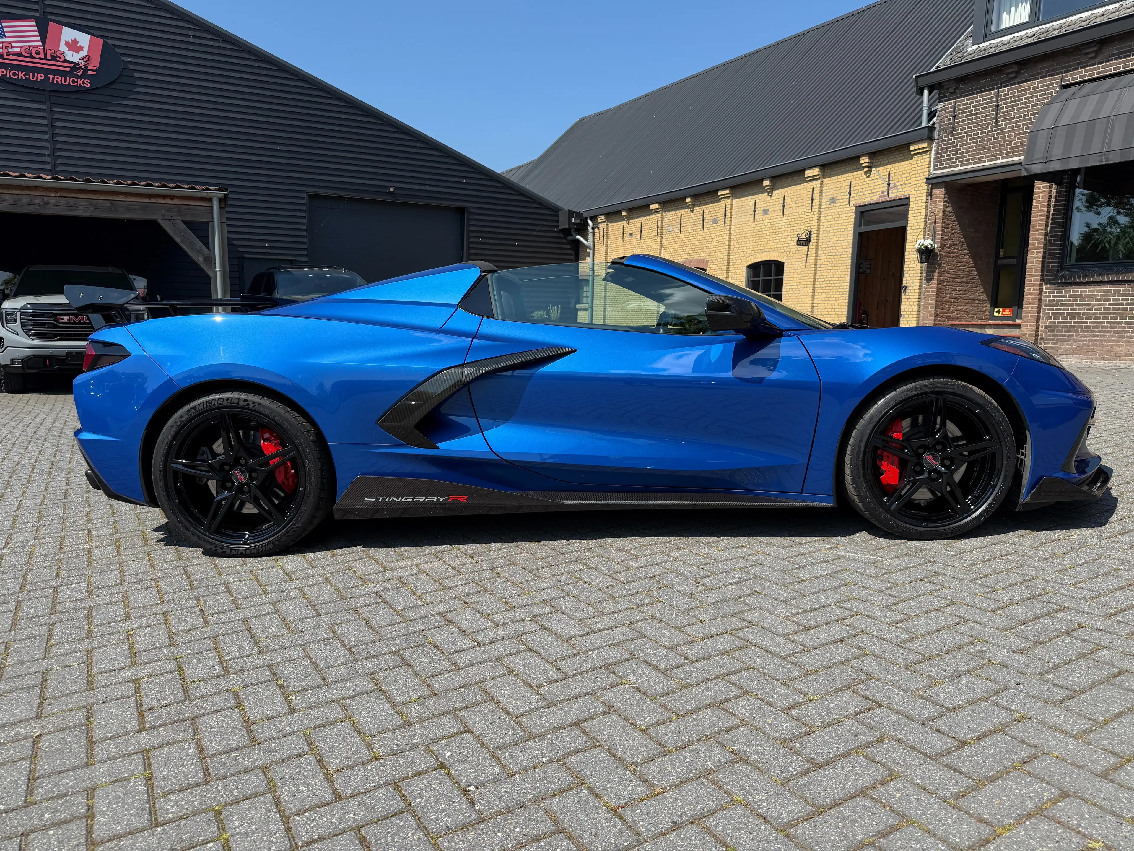 Chevrolet Corvette C8 Convertible Stingray R 6.2L V8 LT3 — photo 3