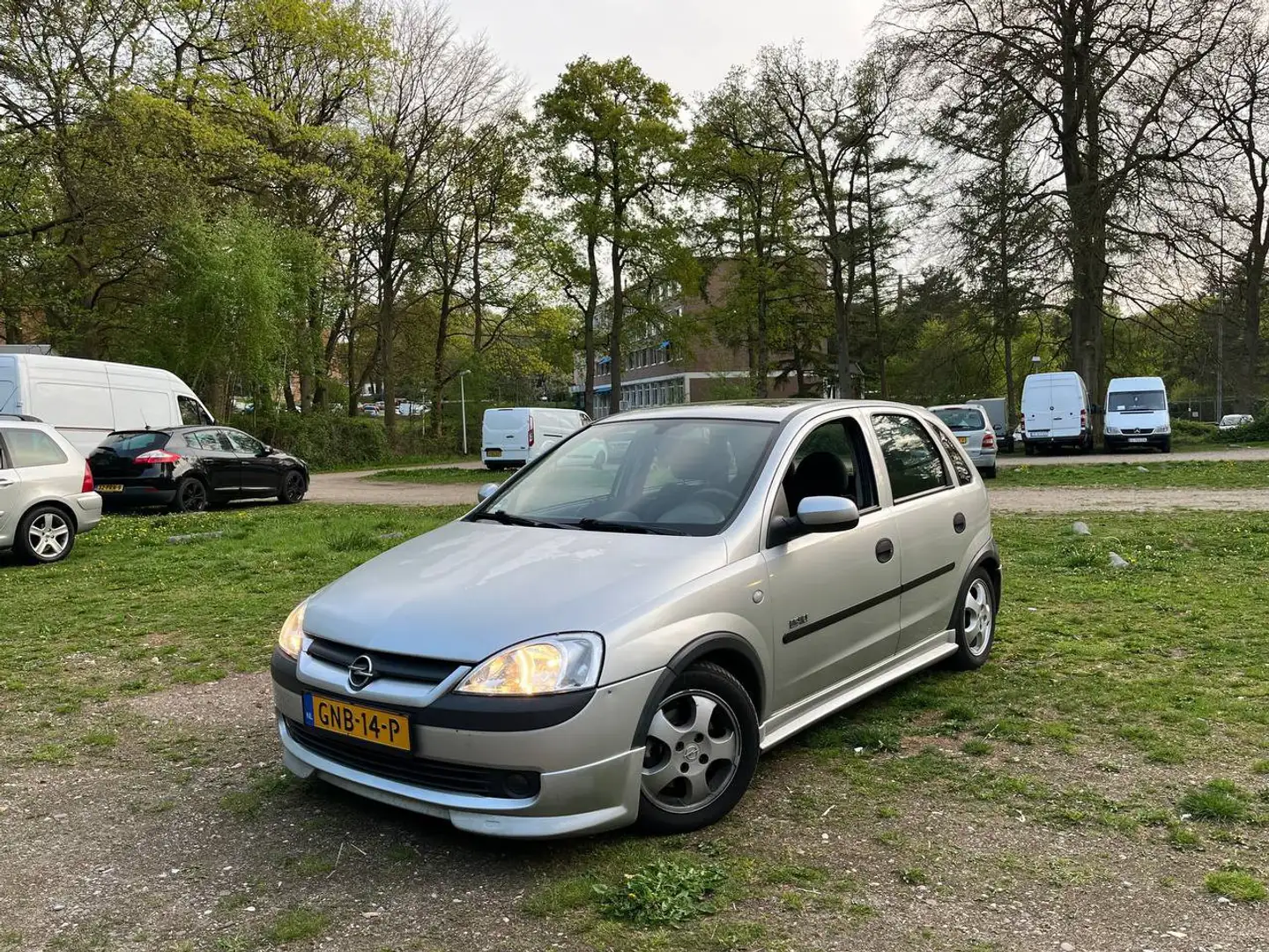 Opel Corsa 1.4 16V Elegance - 2