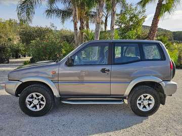Terrano II 1997 3p 2.7 tdi SR Safari
