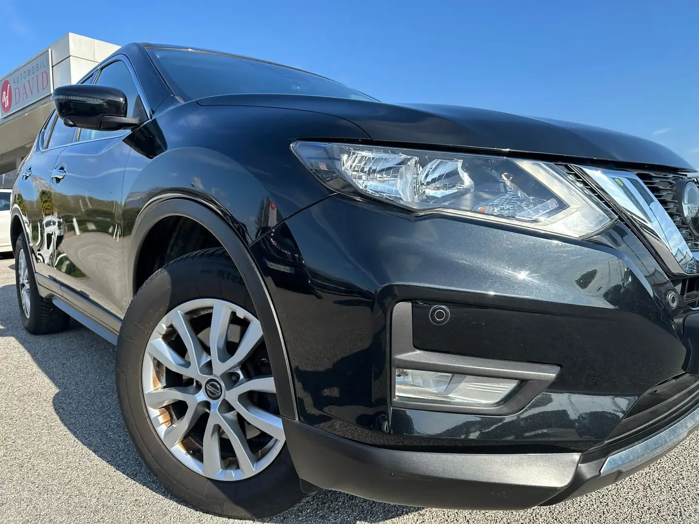 Nissan X-Trail X-Trail III 1.7 dci Business 4WD  AUTOMATICA Nero - 2