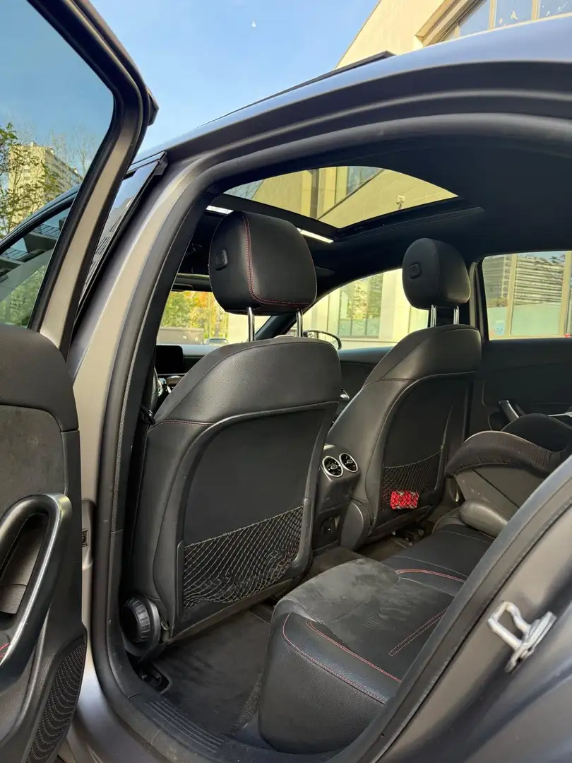 Mercedes-Benz A 200 A 200 d AMG Line Grijs - 2