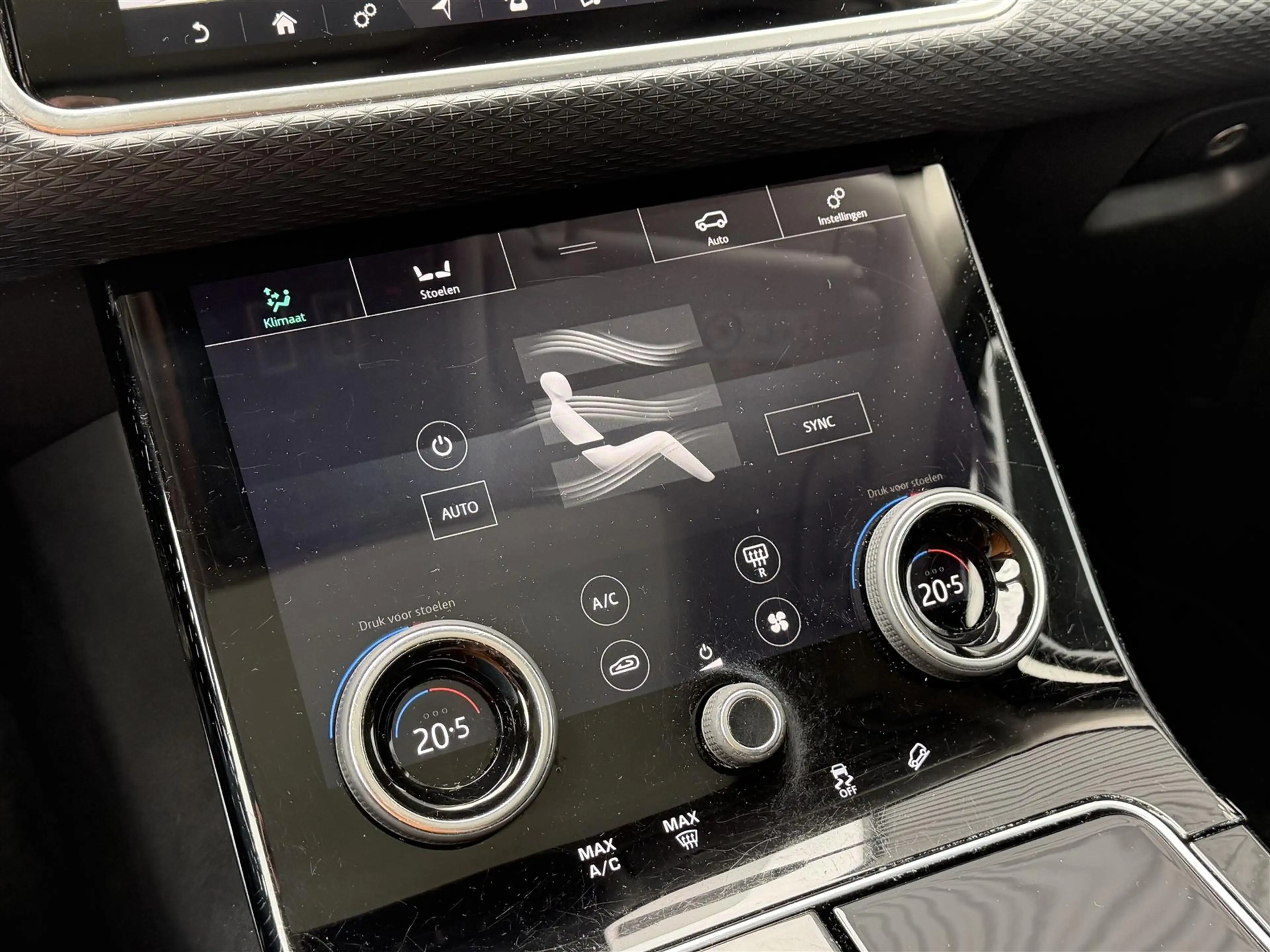 Land Rover Range Rover Velar P250 2.0 HSE (PANO|ACC|MERIDIAN|TREKHAAK|22") — photo 18