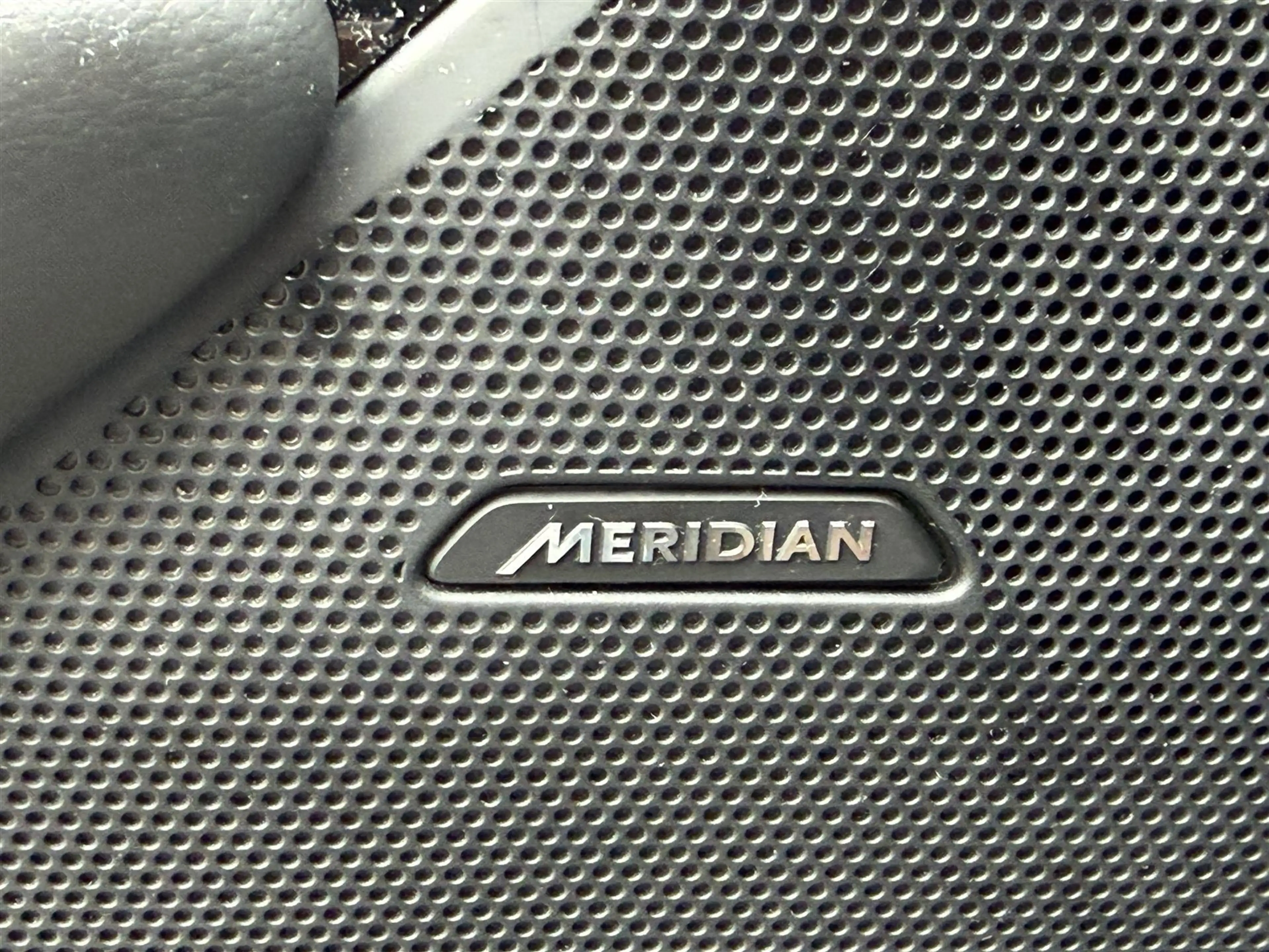 Land Rover Range Rover Velar P250 2.0 HSE (PANO|ACC|MERIDIAN|TREKHAAK|22") — photo 30