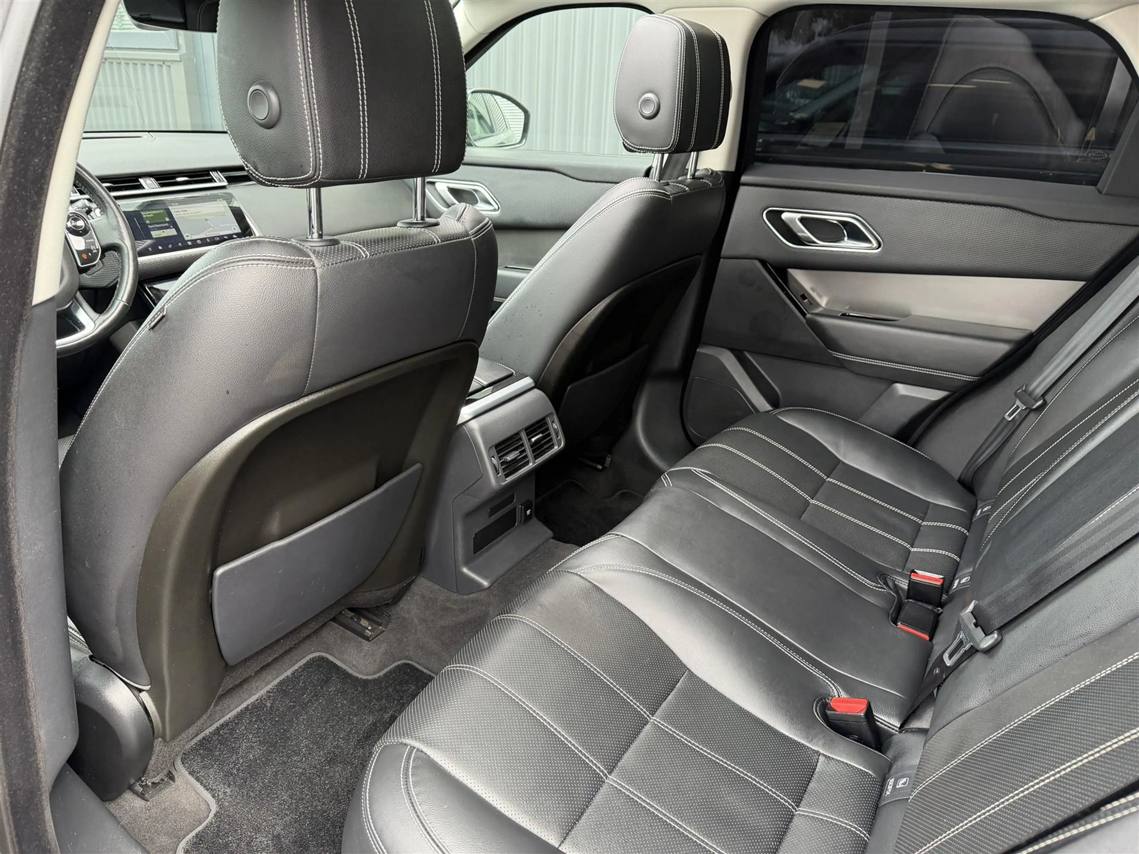 Land Rover Range Rover Velar P250 2.0 HSE (PANO|ACC|MERIDIAN|TREKHAAK|22") — photo 34