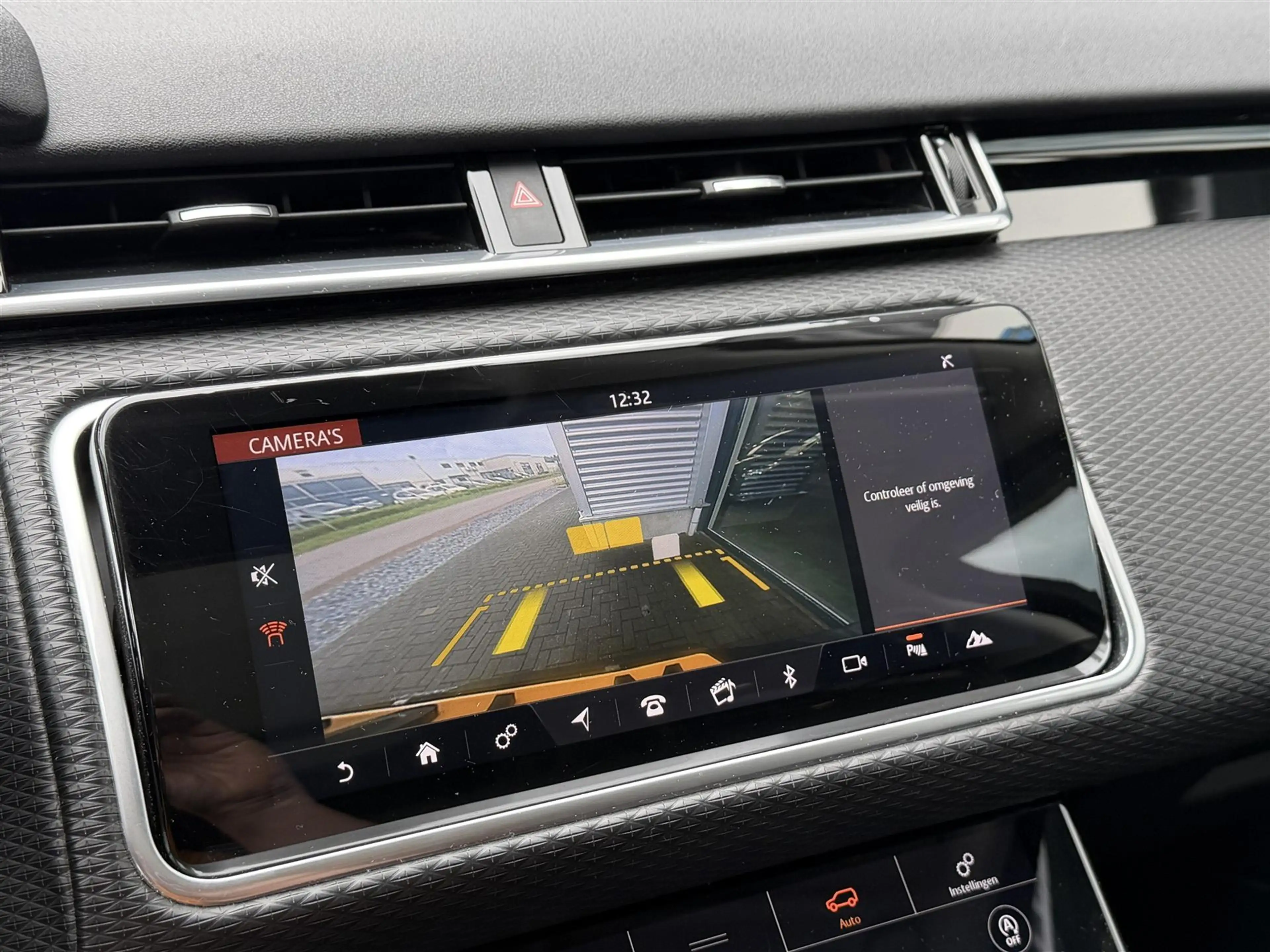 Land Rover Range Rover Velar P250 2.0 HSE (PANO|ACC|MERIDIAN|TREKHAAK|22") — photo 12