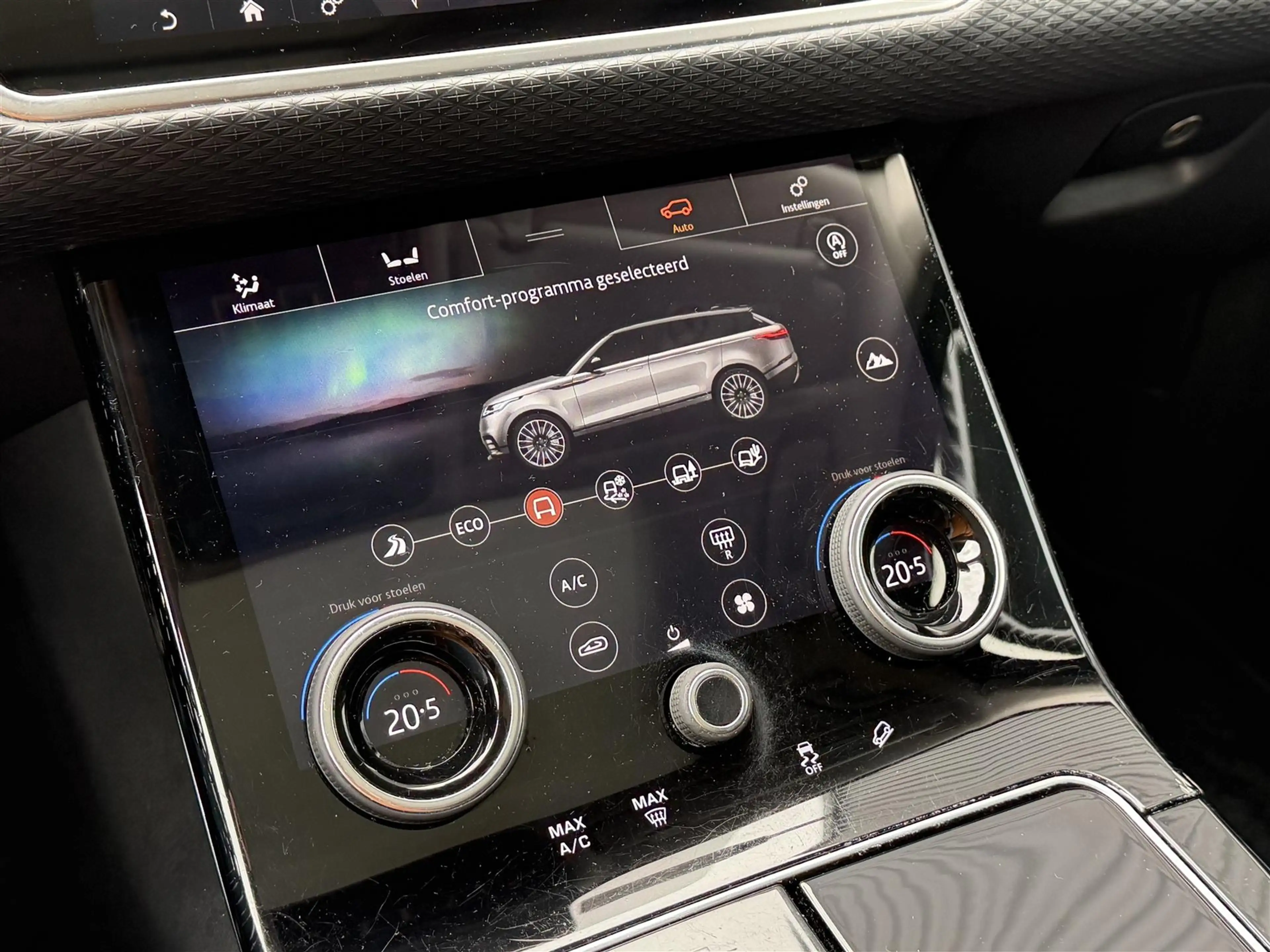 Land Rover Range Rover Velar P250 2.0 HSE (PANO|ACC|MERIDIAN|TREKHAAK|22") — photo 17