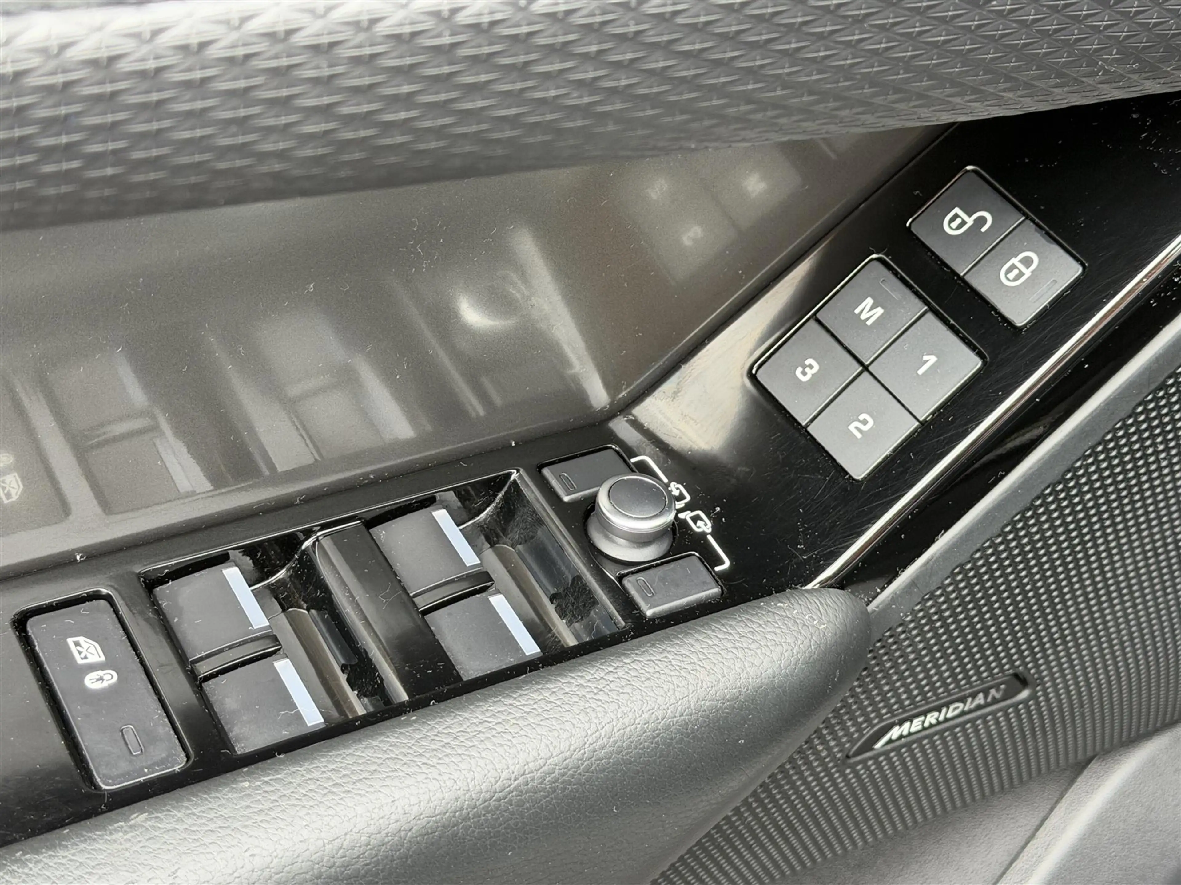 Land Rover Range Rover Velar P250 2.0 HSE (PANO|ACC|MERIDIAN|TREKHAAK|22") — photo 29