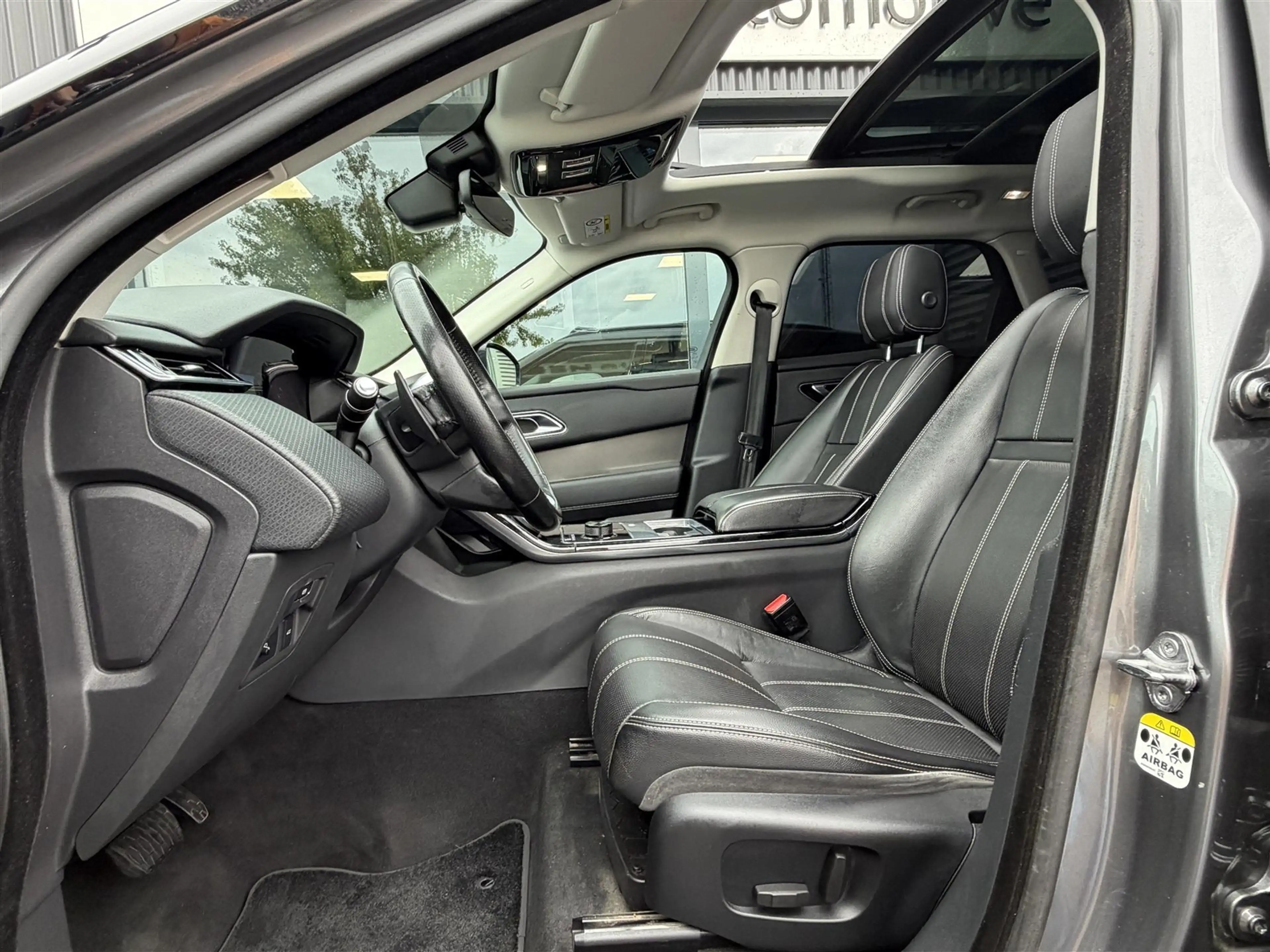 Land Rover Range Rover Velar P250 2.0 HSE (PANO|ACC|MERIDIAN|TREKHAAK|22") — photo 8