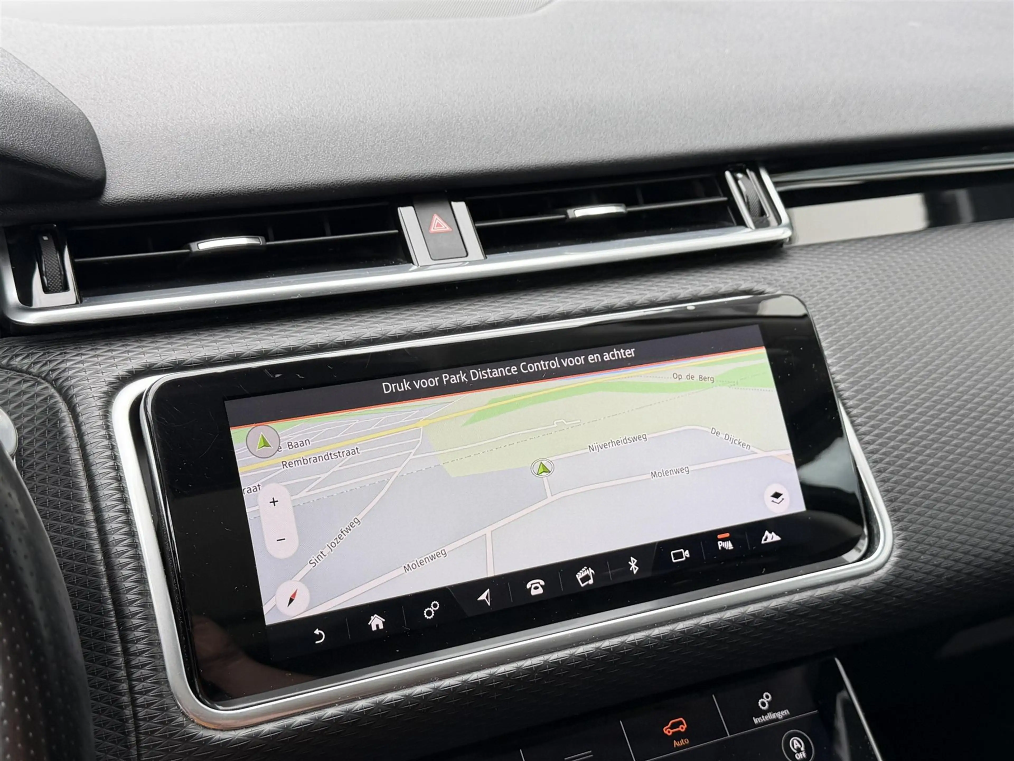 Land Rover Range Rover Velar P250 2.0 HSE (PANO|ACC|MERIDIAN|TREKHAAK|22") — photo 11