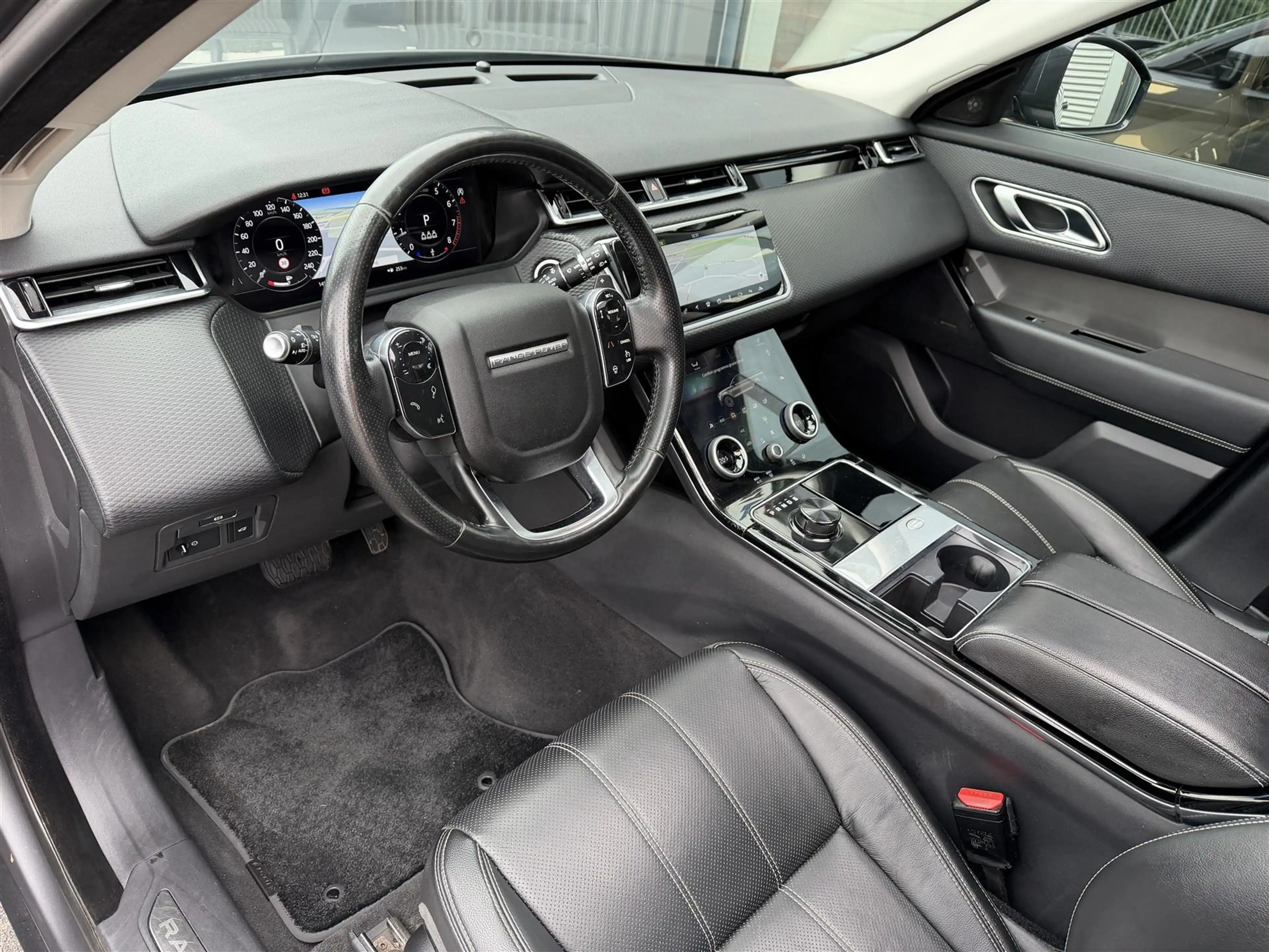 Land Rover Range Rover Velar P250 2.0 HSE (PANO|ACC|MERIDIAN|TREKHAAK|22") — photo 7