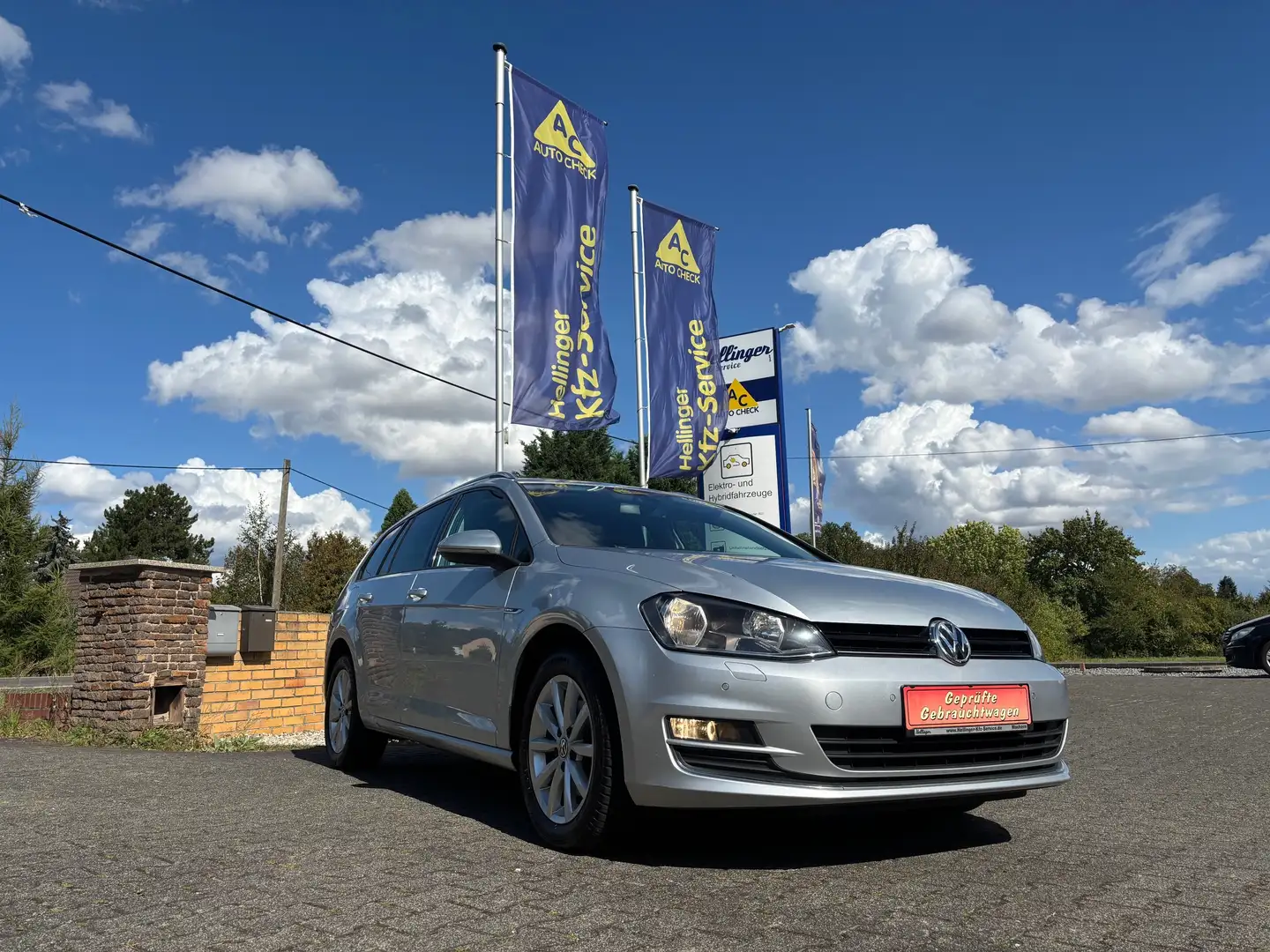 Volkswagen Golf Variant Ausstattung Lounge, tolle Extras, gepflegt, HU neu Silber - 1
