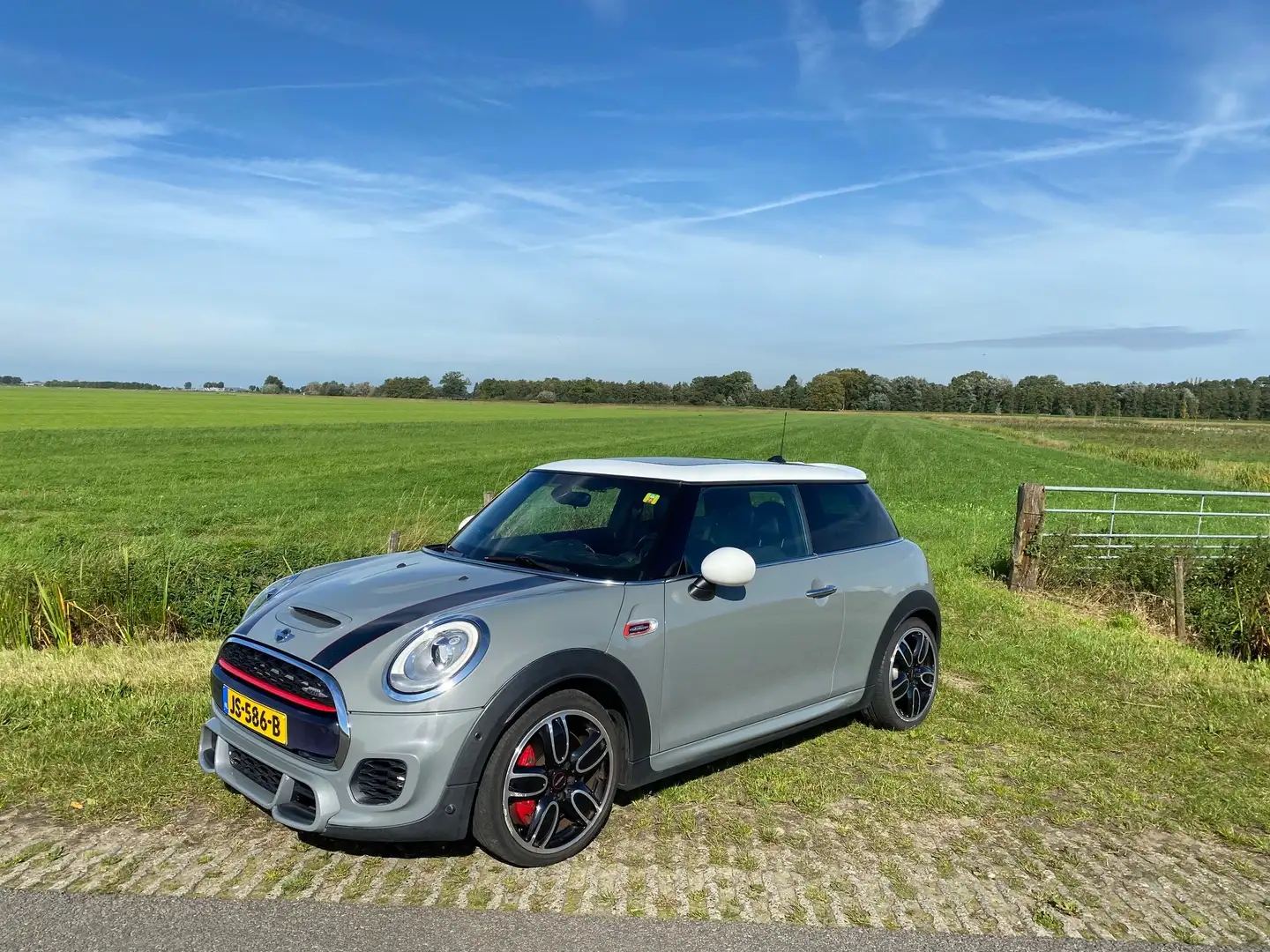 MINI John Cooper Works John Cooper Works 2.0 JCW Chili Šedá - 1