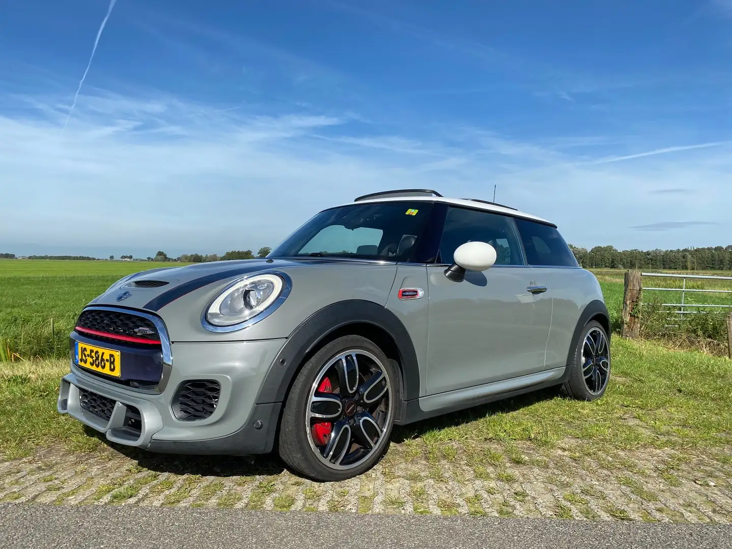 MINI John Cooper Works John Cooper Works 2.0 JCW Chili Šedá - 2