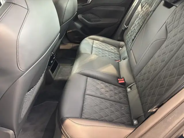 Audi A6 view 10