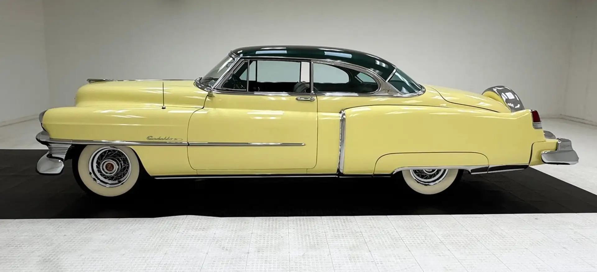 Cadillac Series 62 Coupe Deville Gelb - 2