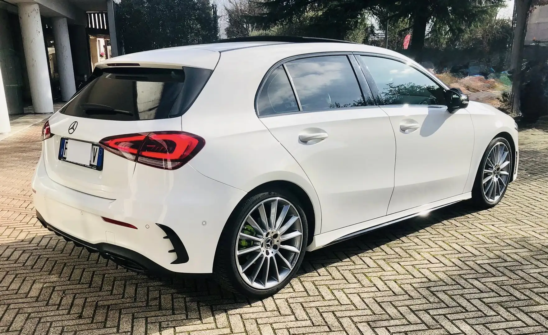 Mercedes-Benz CLA 180 Coupe d Premium amg Bianco - 1